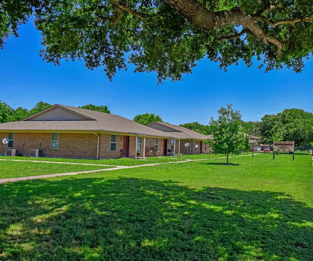 200 Daniels Dr Property Photo 4