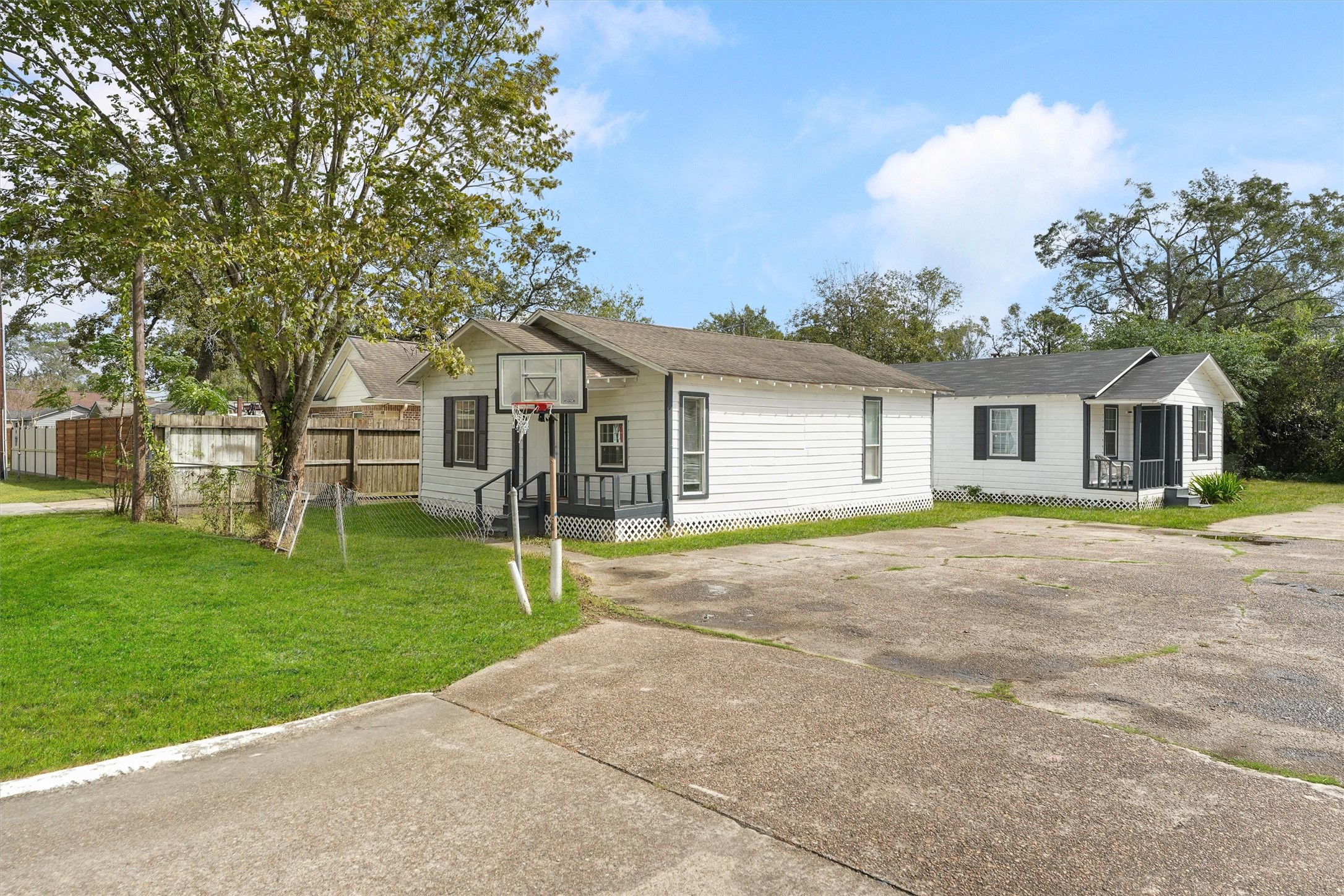 8514 Spaulding Street Property Photo 1
