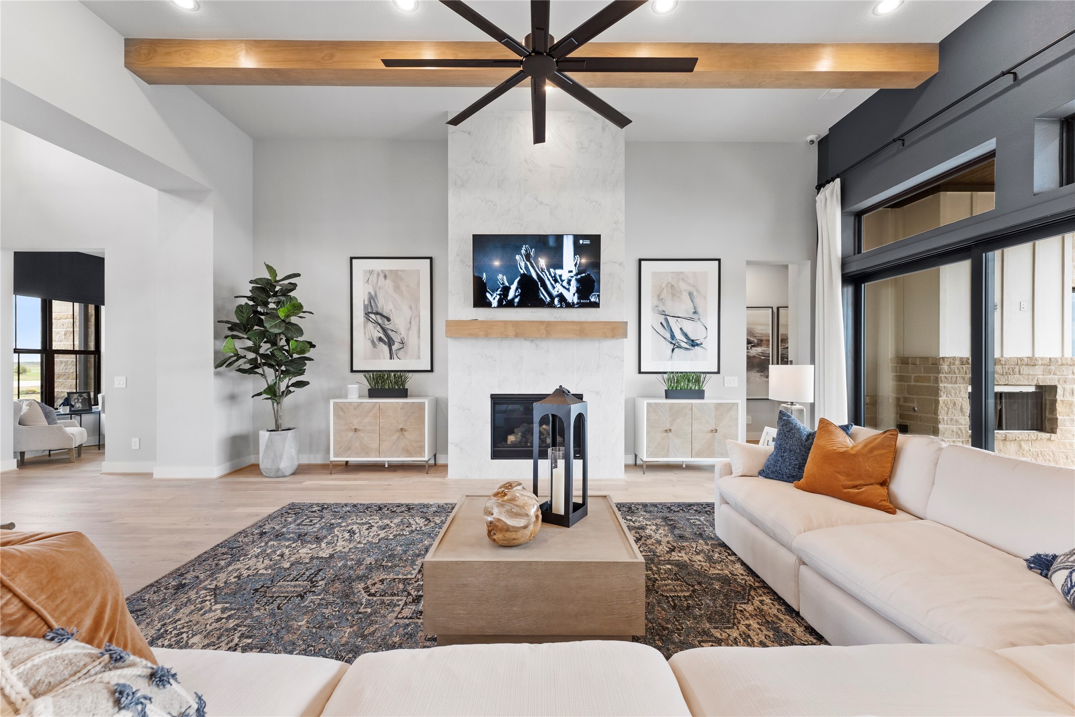 2001 Whispering Oaks Lane Property Photo 6