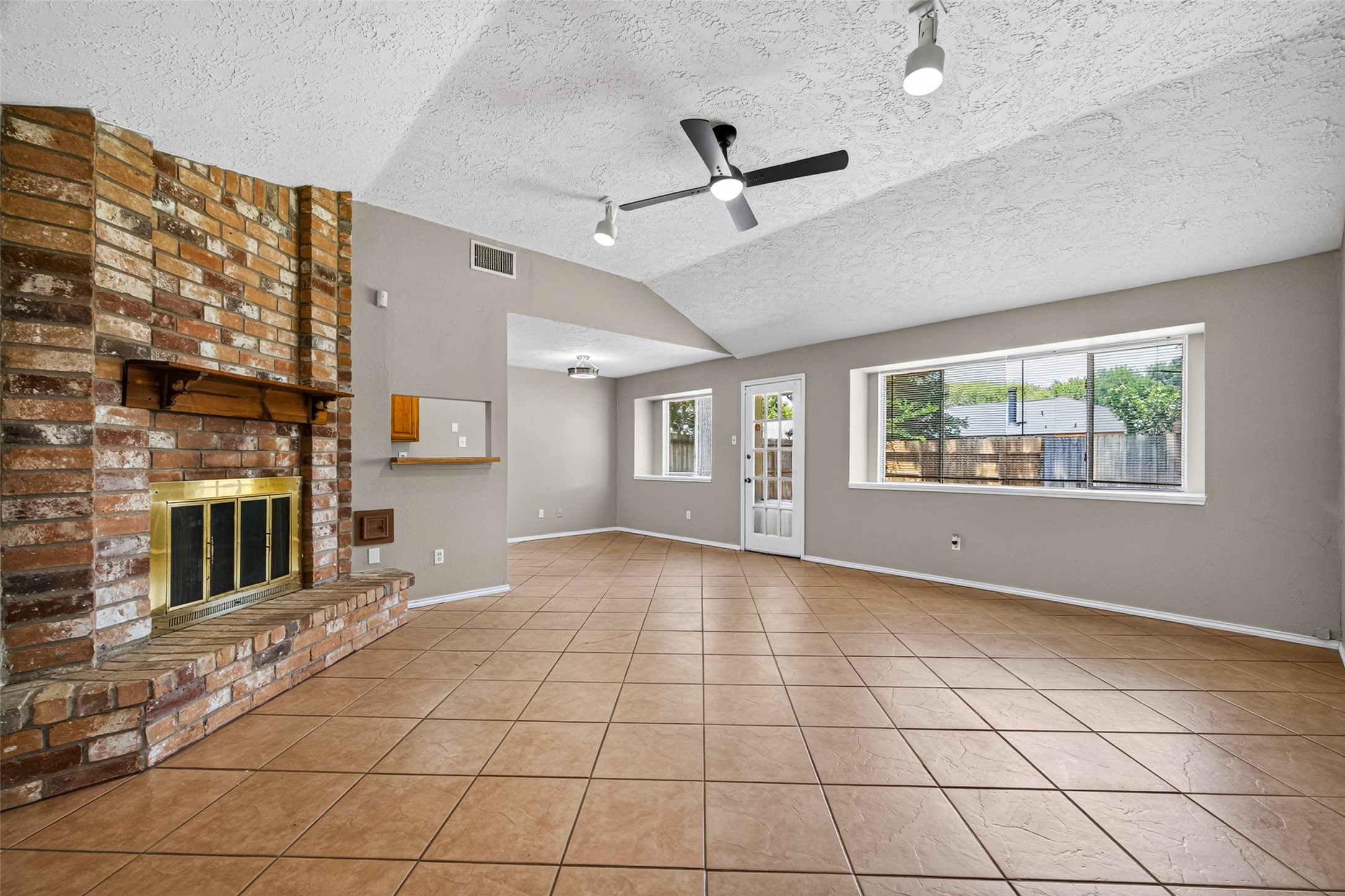 14002 Kathi Lynn Lane Property Photo 4