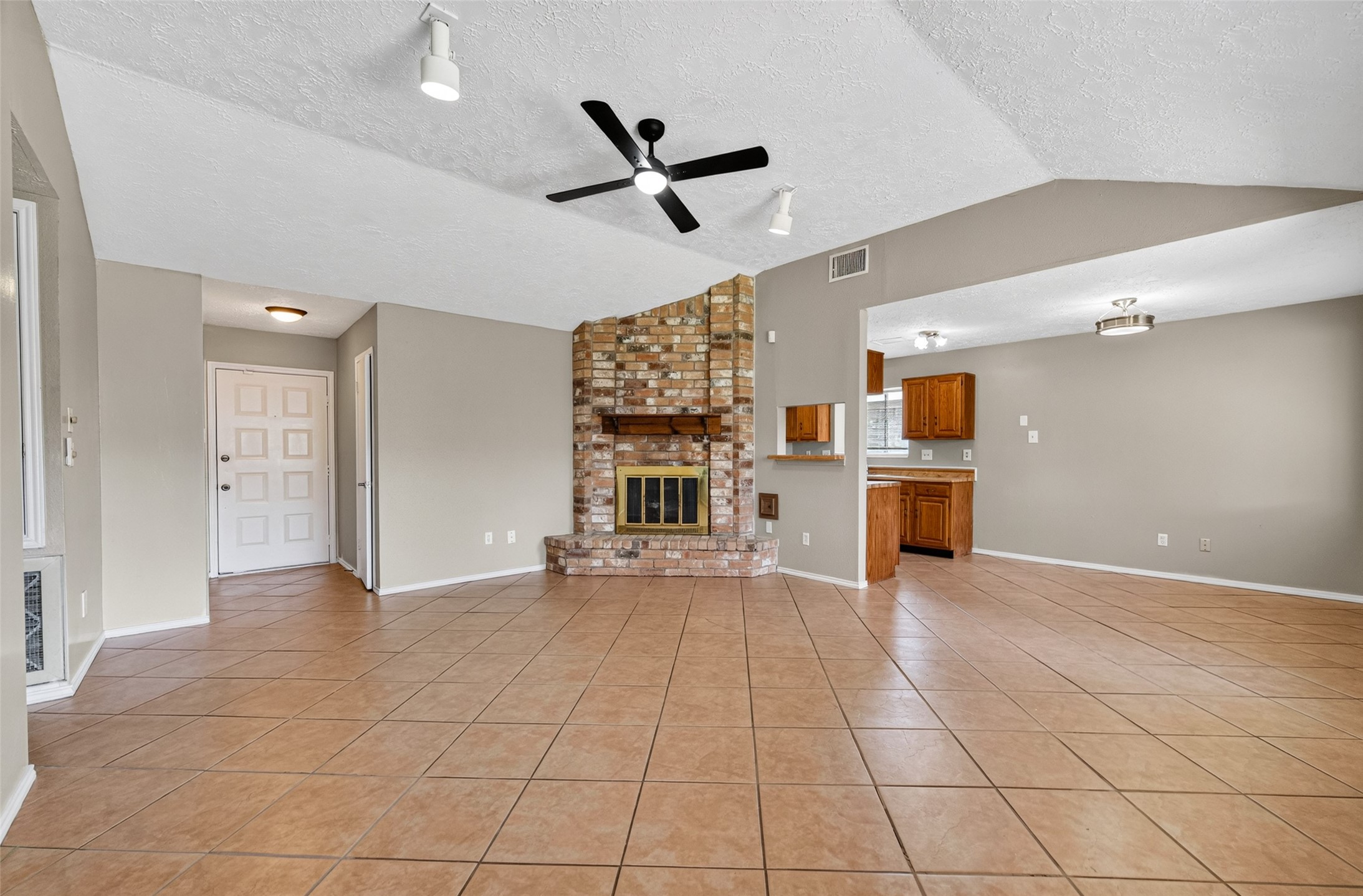 14002 Kathi Lynn Lane Property Photo 6