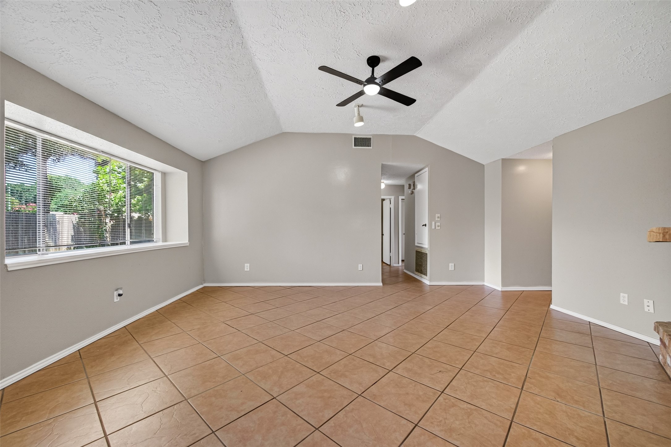 14002 Kathi Lynn Lane Property Photo 19