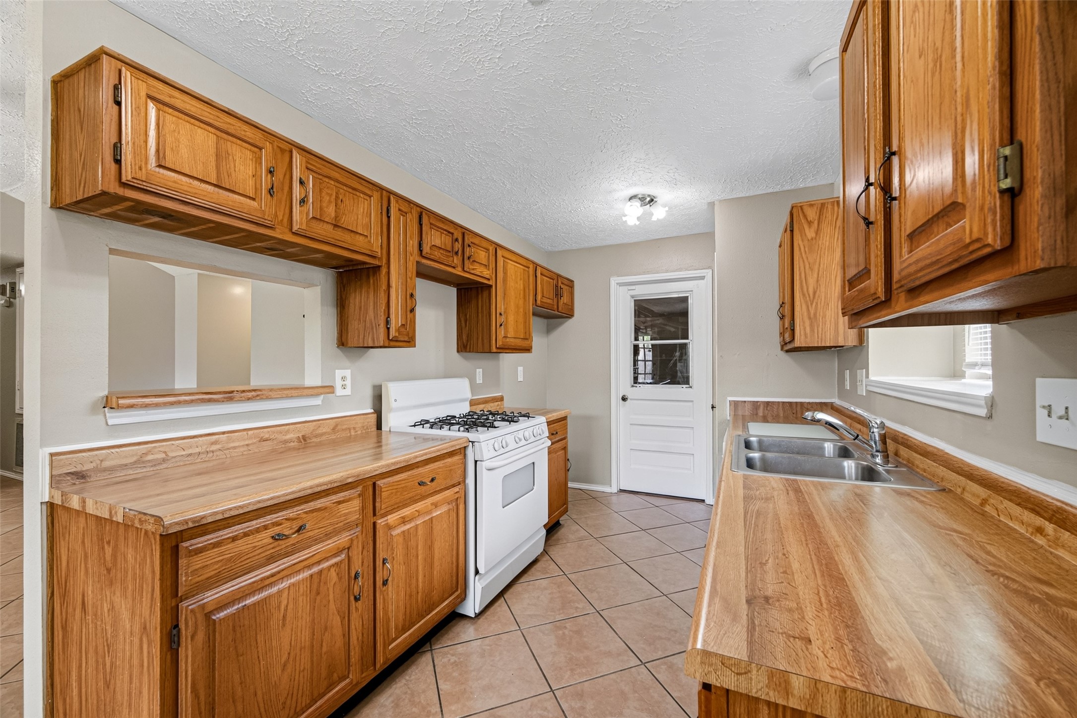 14002 Kathi Lynn Lane Property Photo 22