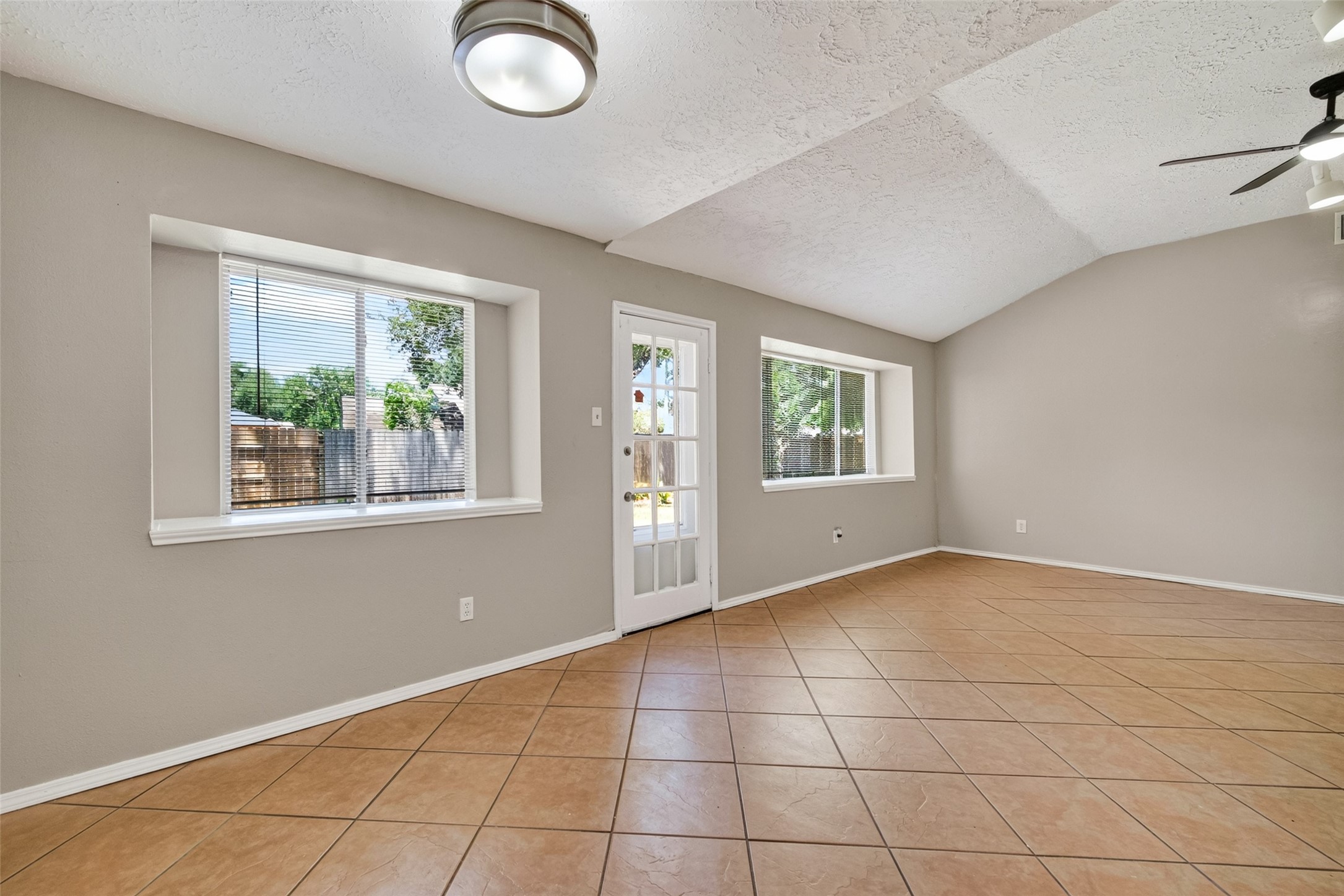 14002 Kathi Lynn Lane Property Photo 25