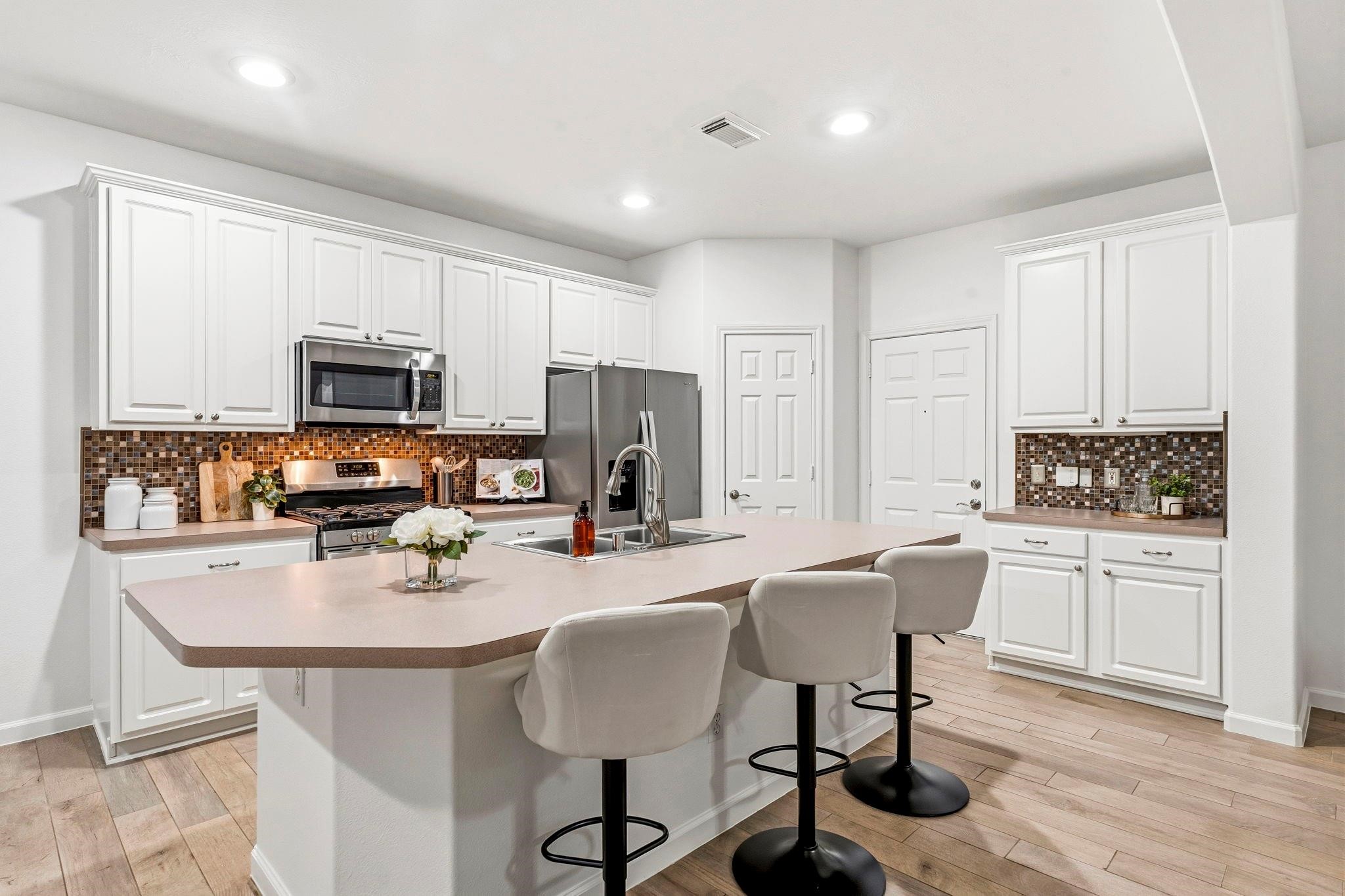 103 Ledgestone Place Property Photo 13