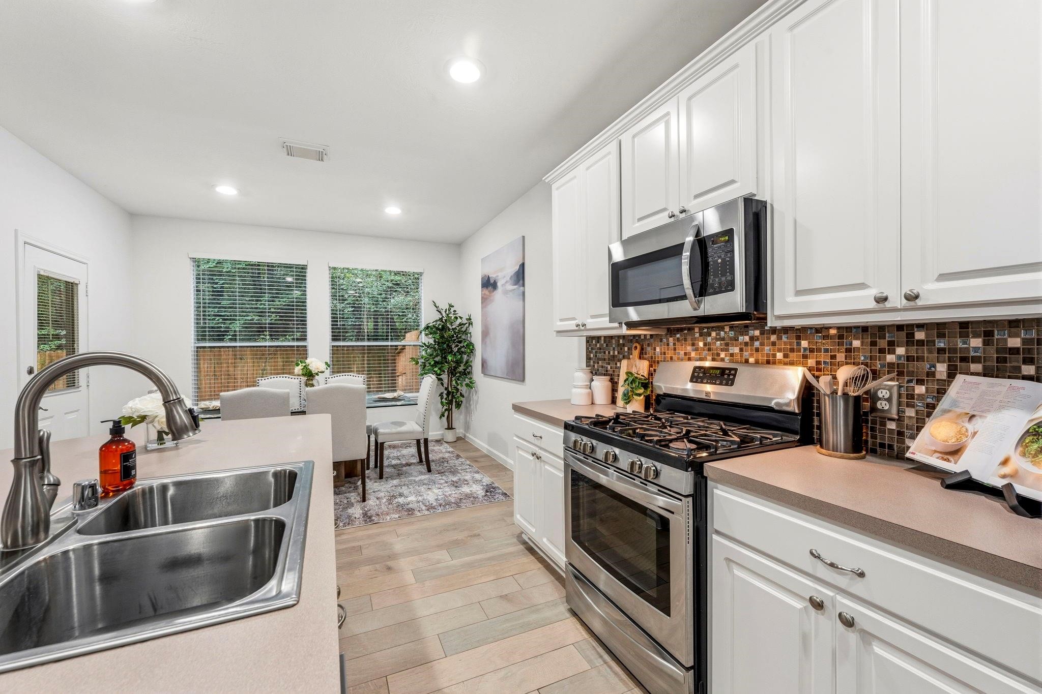 103 Ledgestone Place Property Photo 15