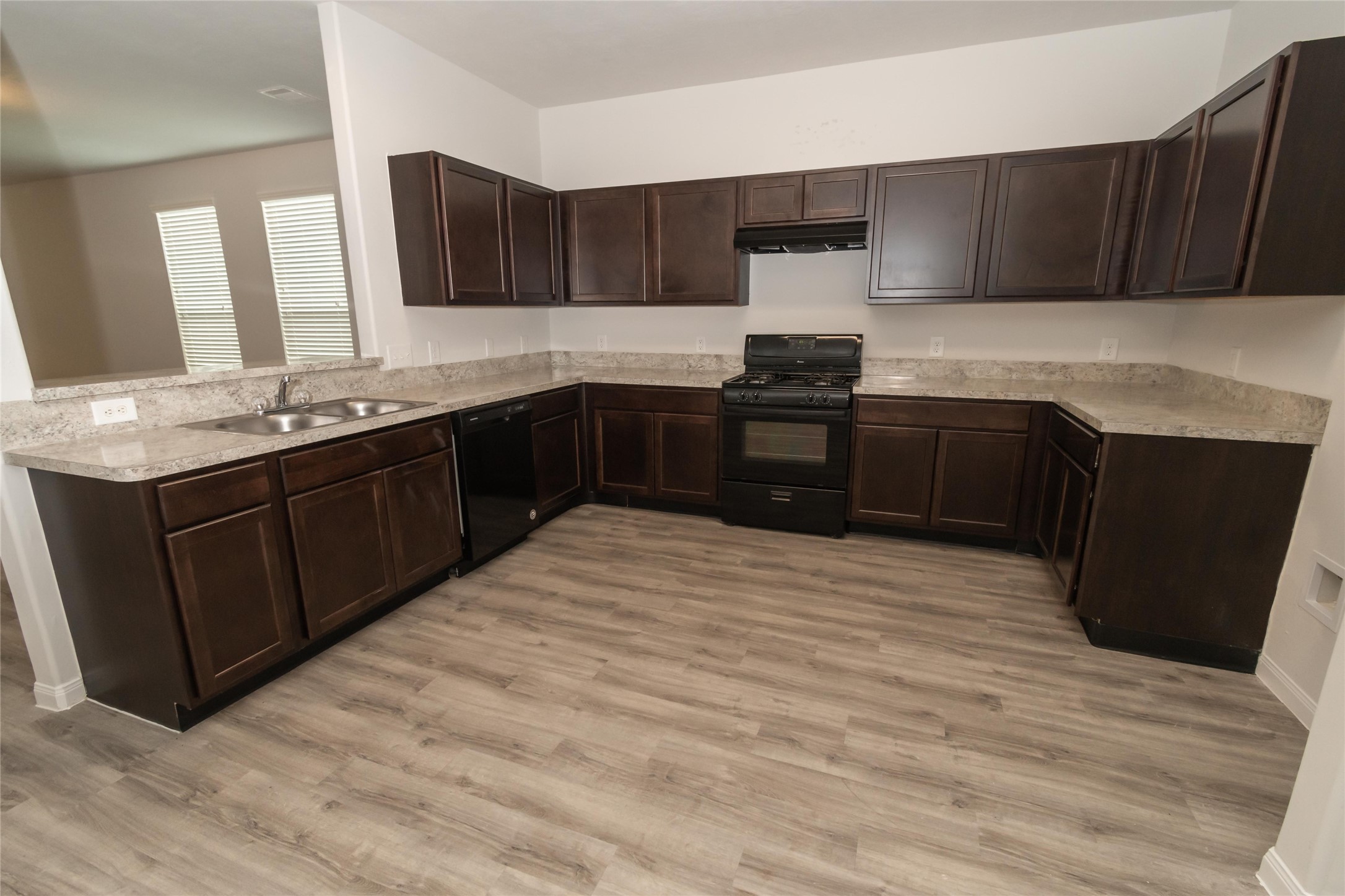 3302 Any Way Property Photo 2