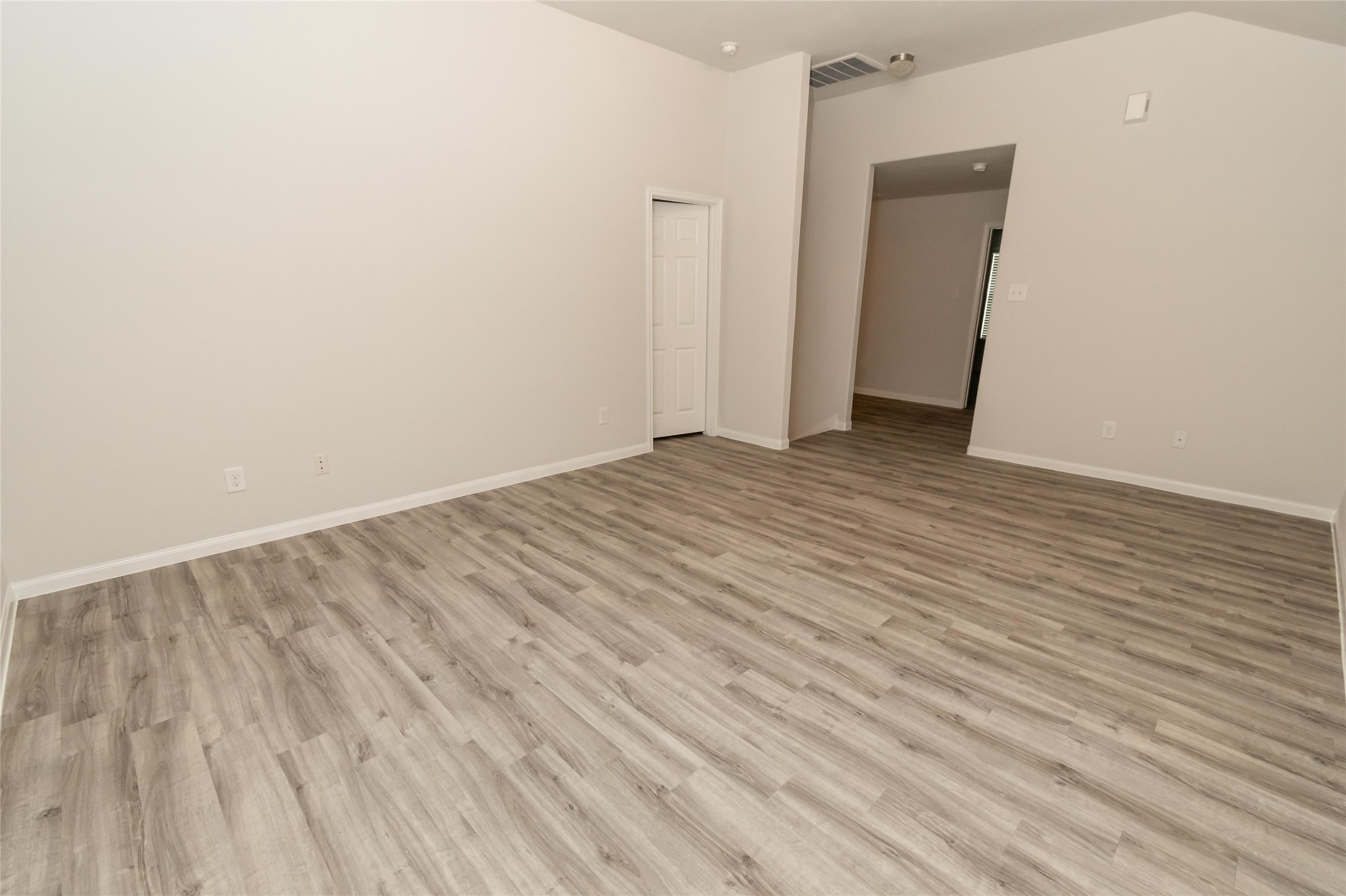 3302 Any Way Property Photo 4