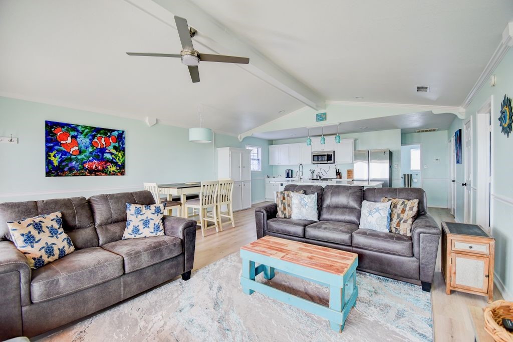 1034 Bluewater Highway Property Photo 11