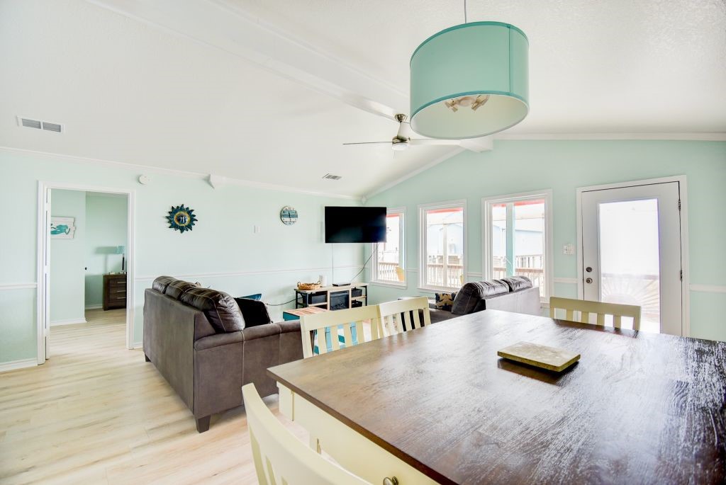 1034 Bluewater Highway Property Photo 12