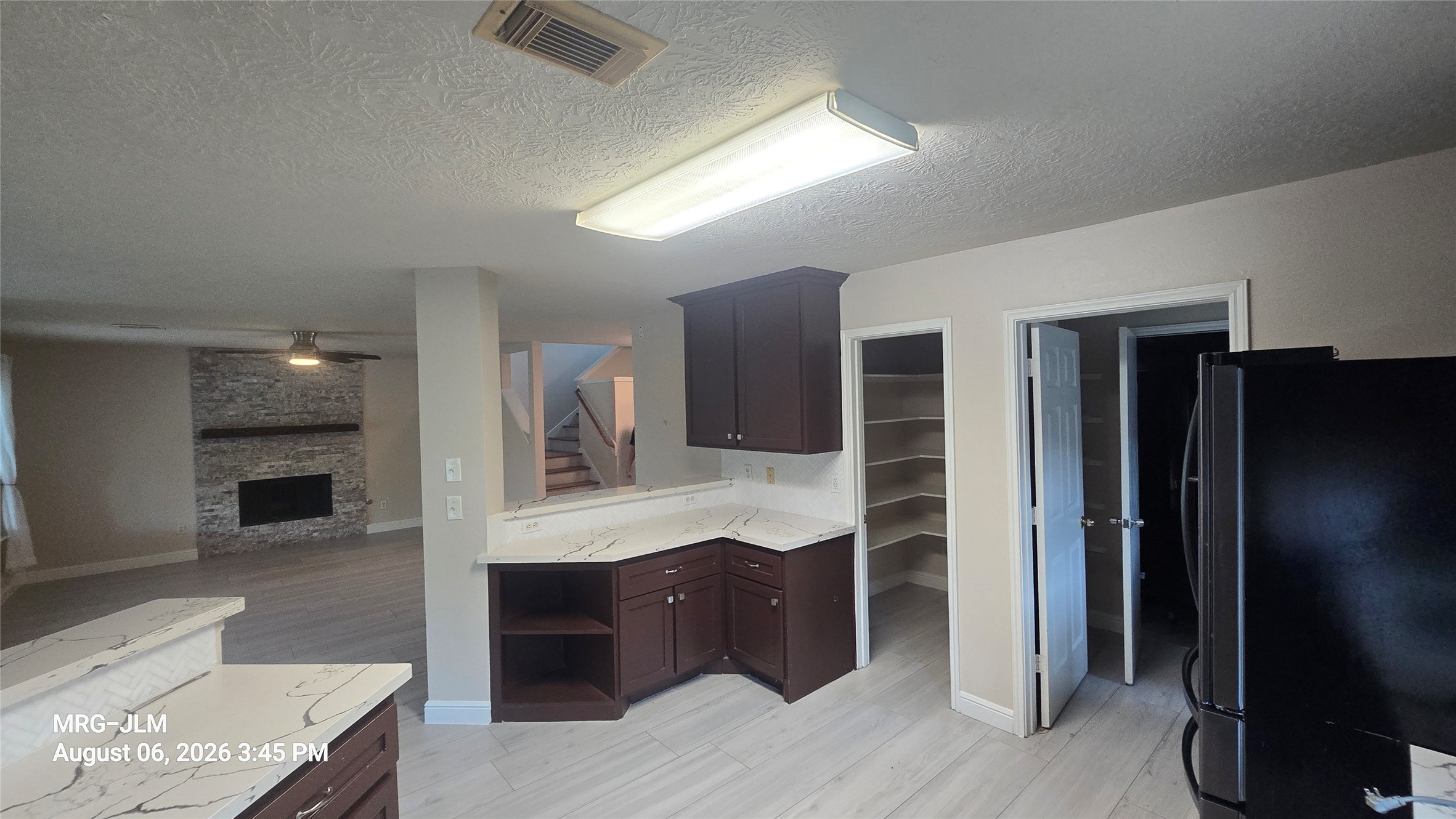 7239 Foxbrook Drive Property Photo 6