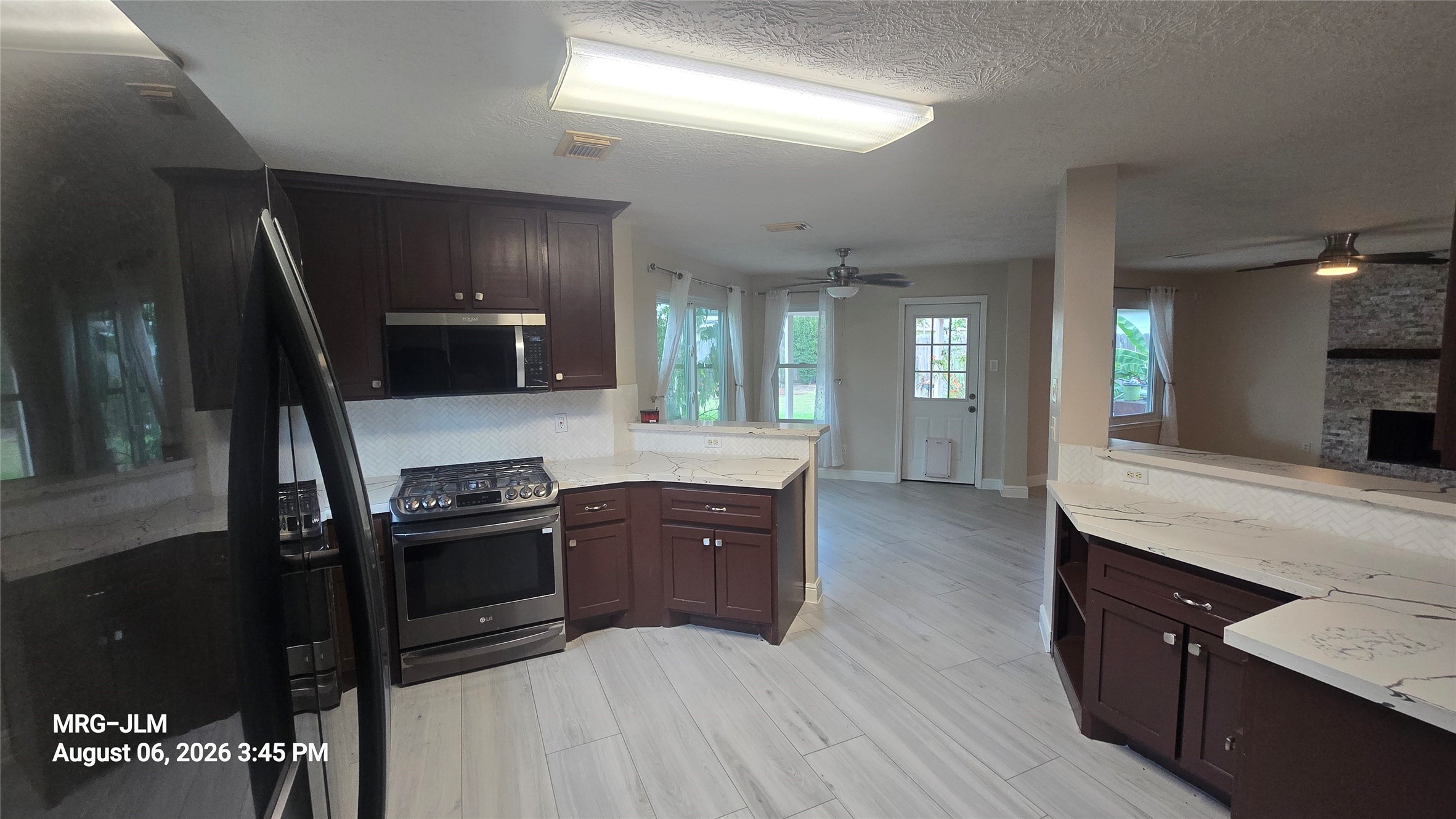 7239 Foxbrook Drive Property Photo 7