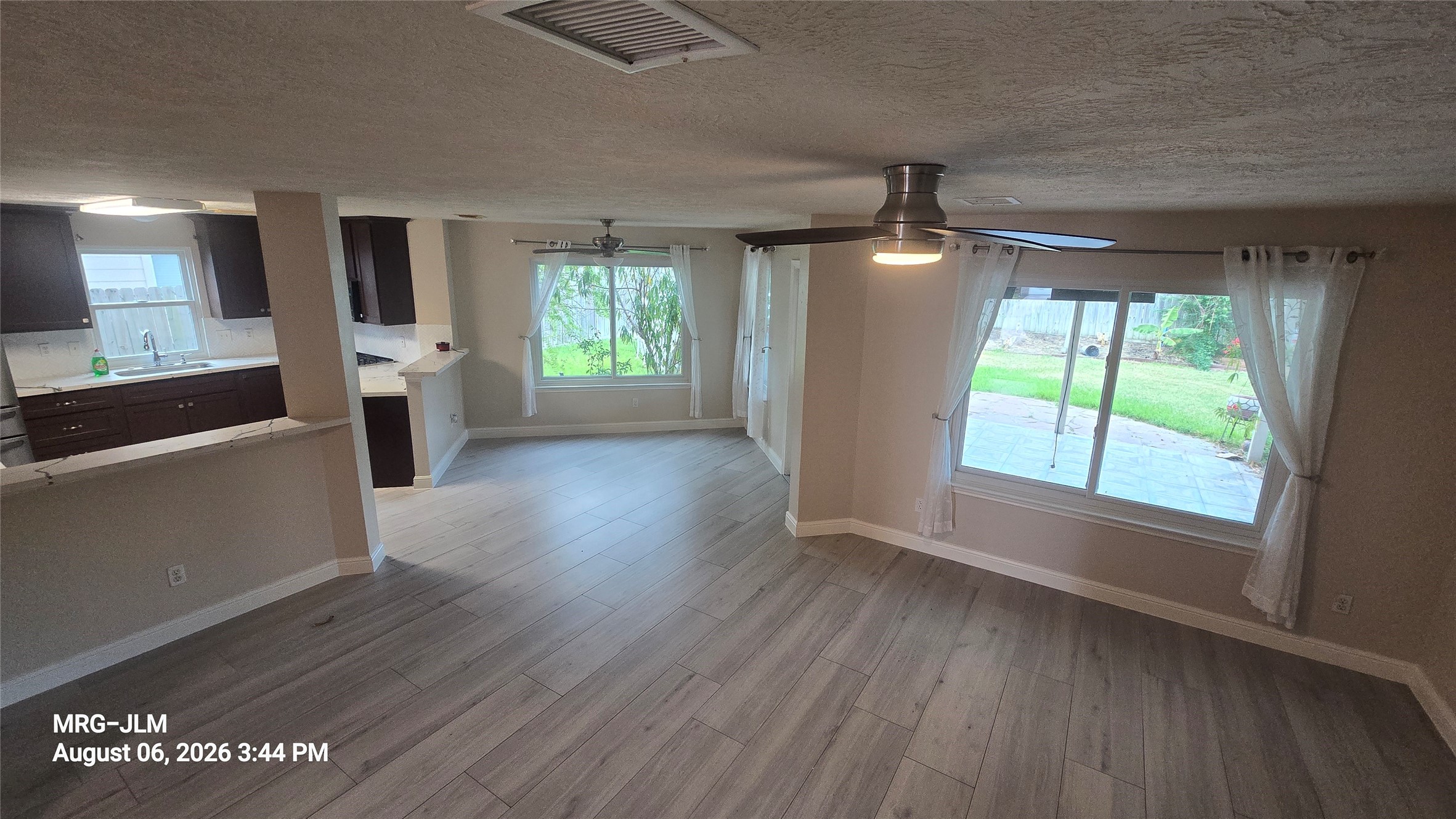 7239 Foxbrook Drive Property Photo 8