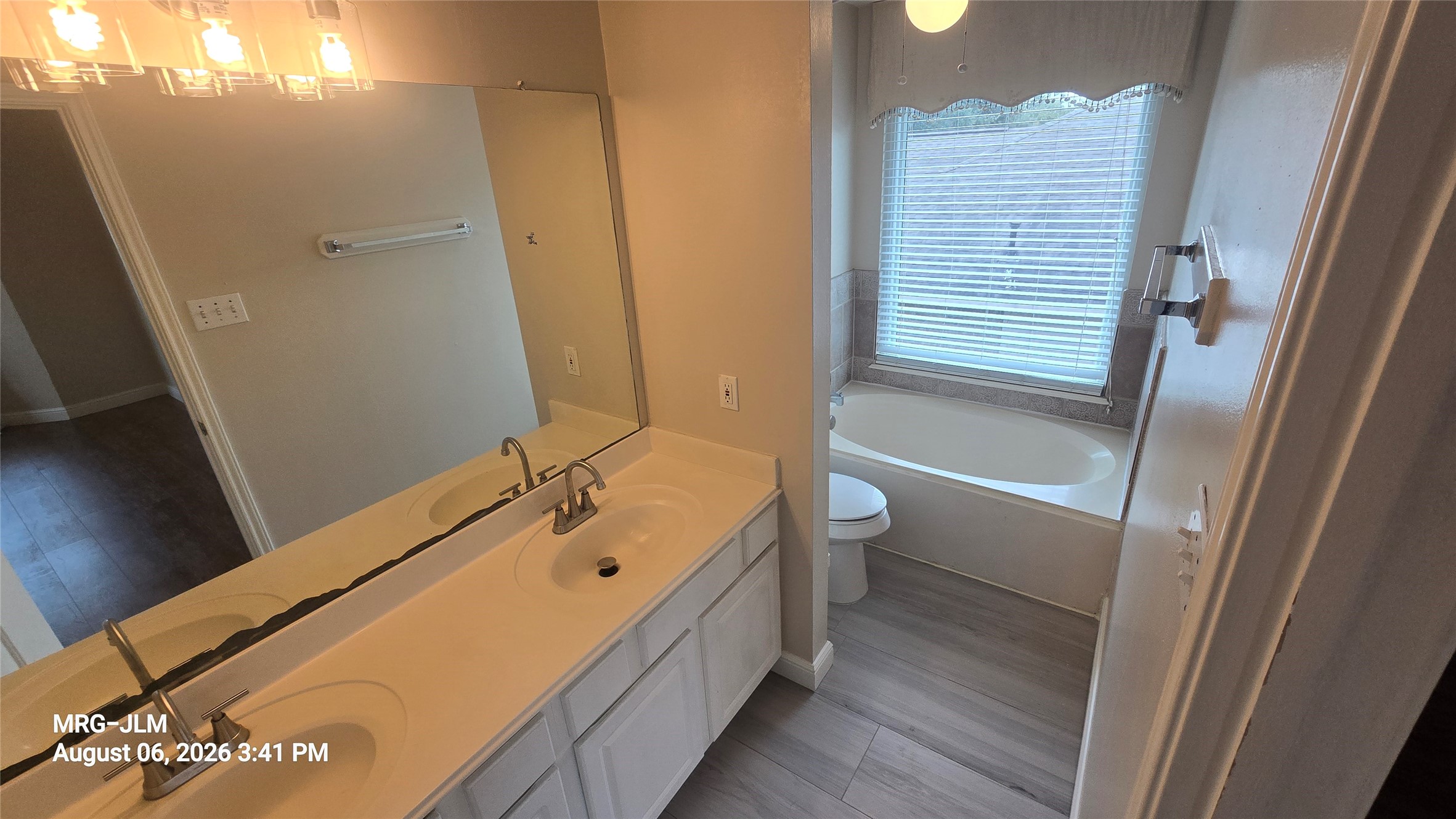7239 Foxbrook Drive Property Photo 13
