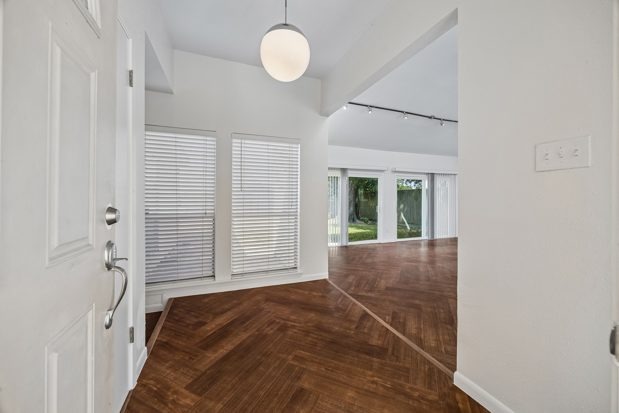 7619 Athlone Drive Property Photo 3