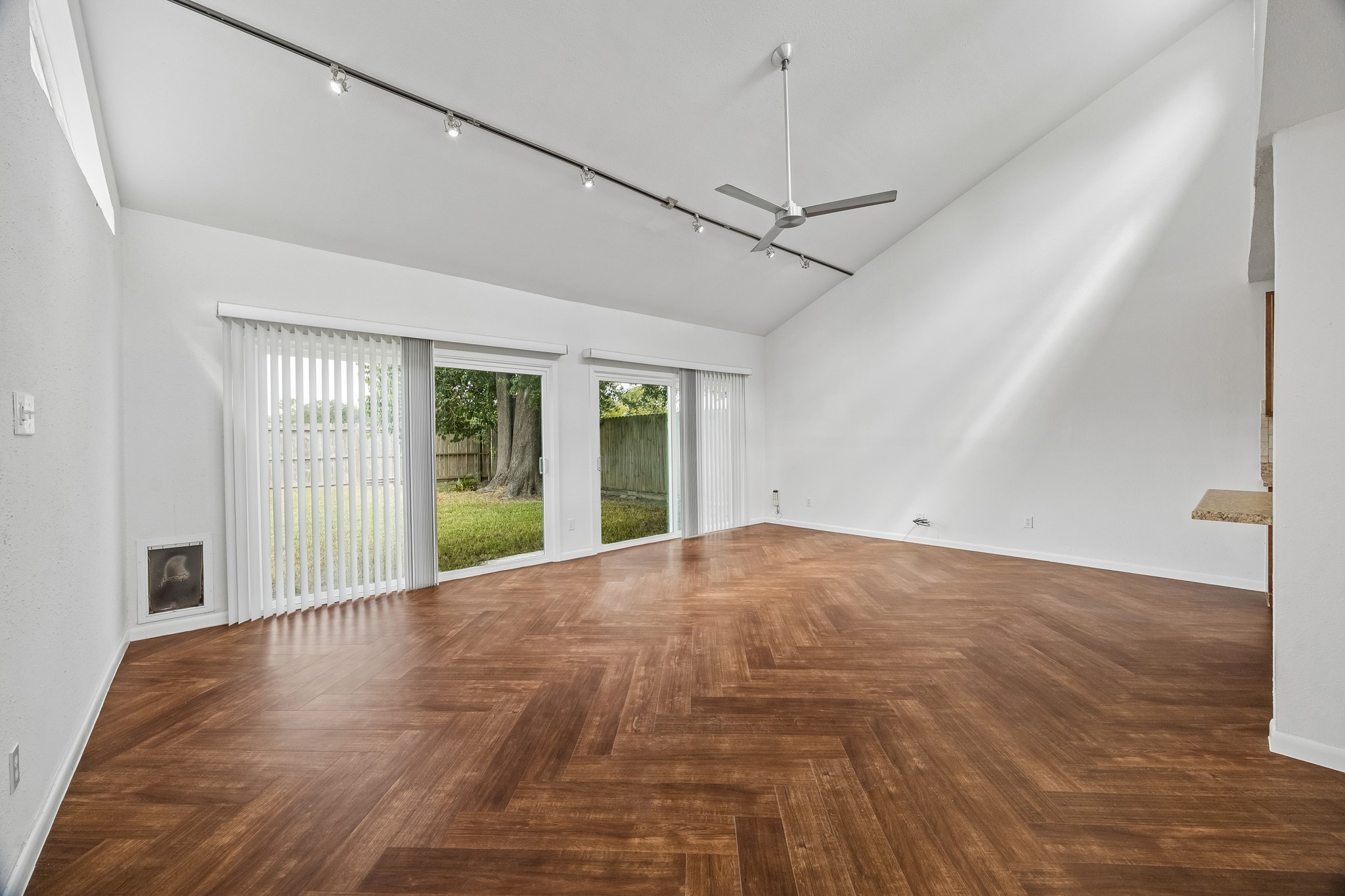 7619 Athlone Drive Property Photo 4