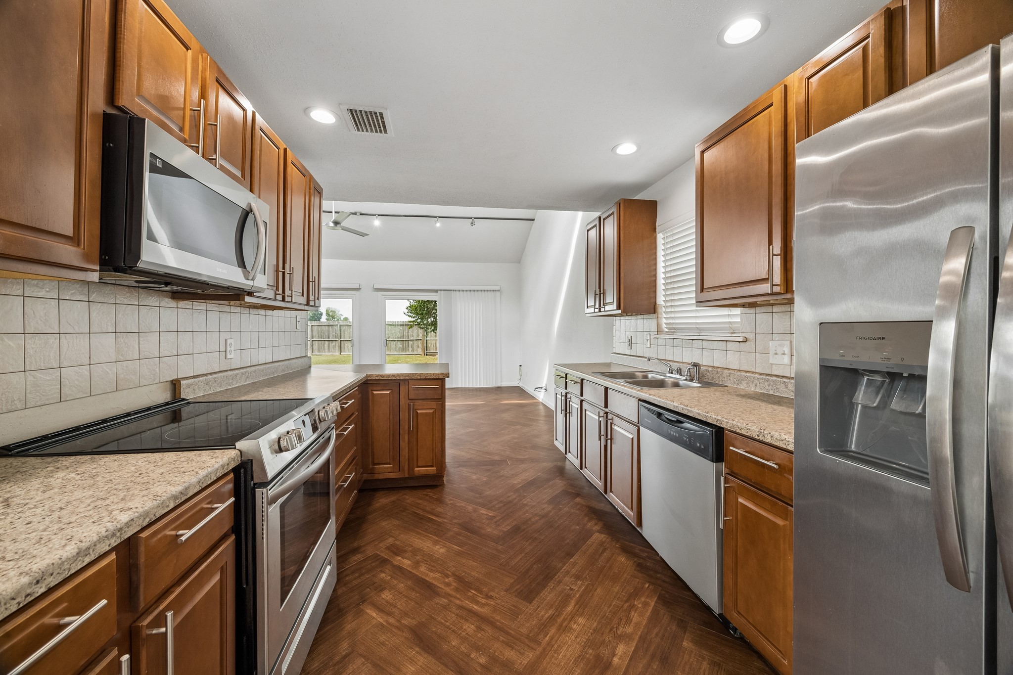7619 Athlone Drive Property Photo 12