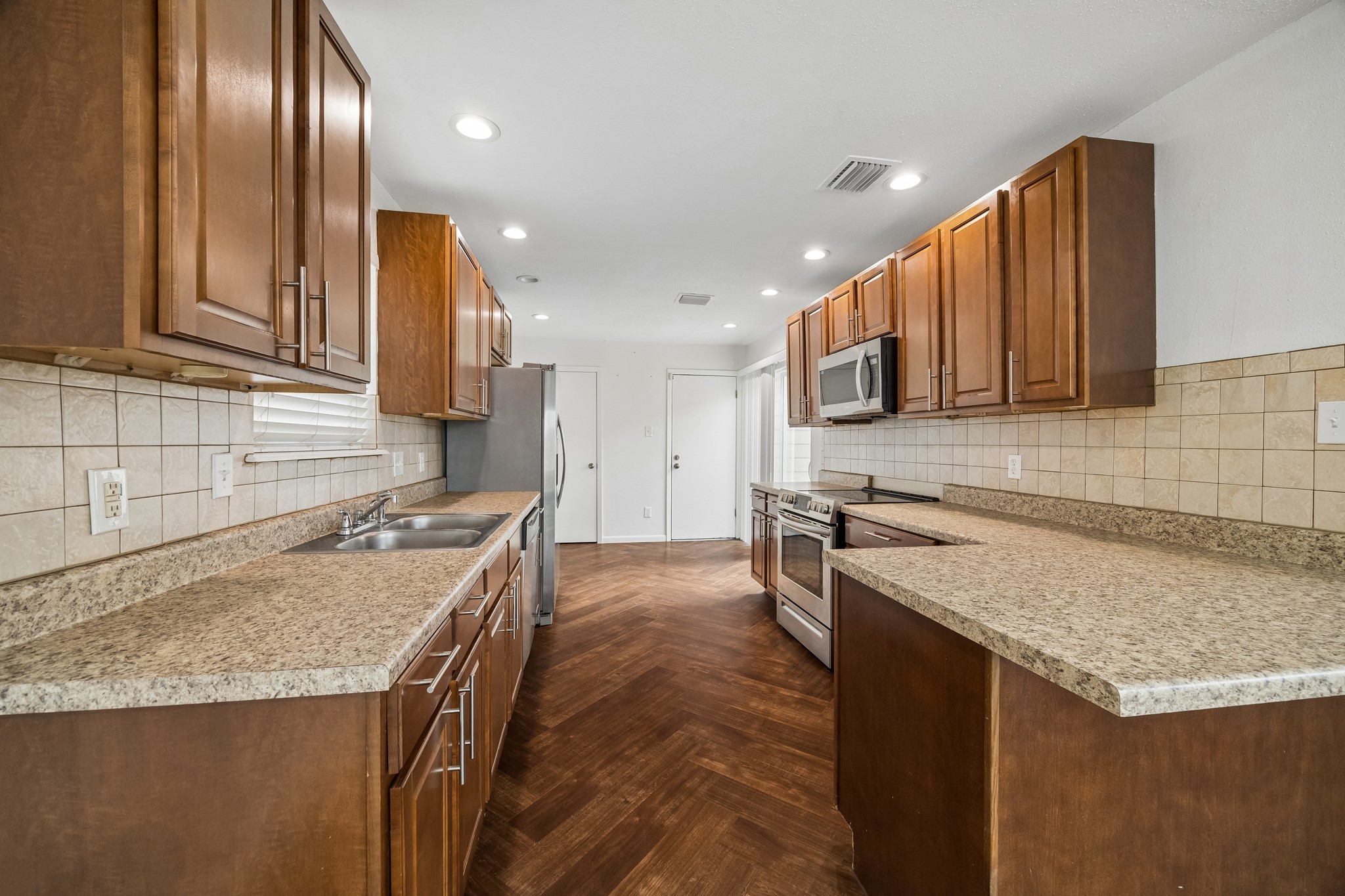 7619 Athlone Drive Property Photo 13