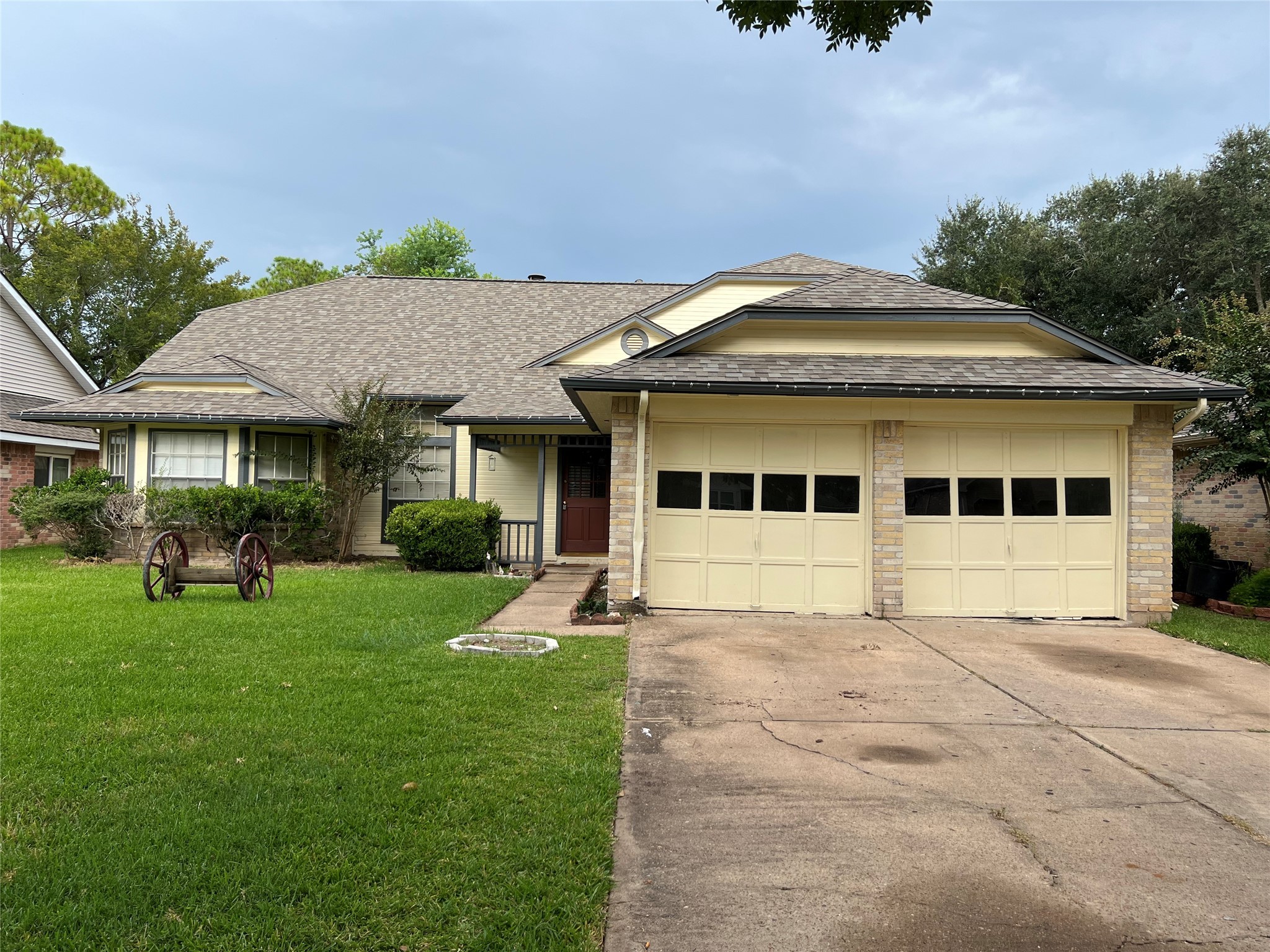 3315 Kempwood Drive Property Photo 3