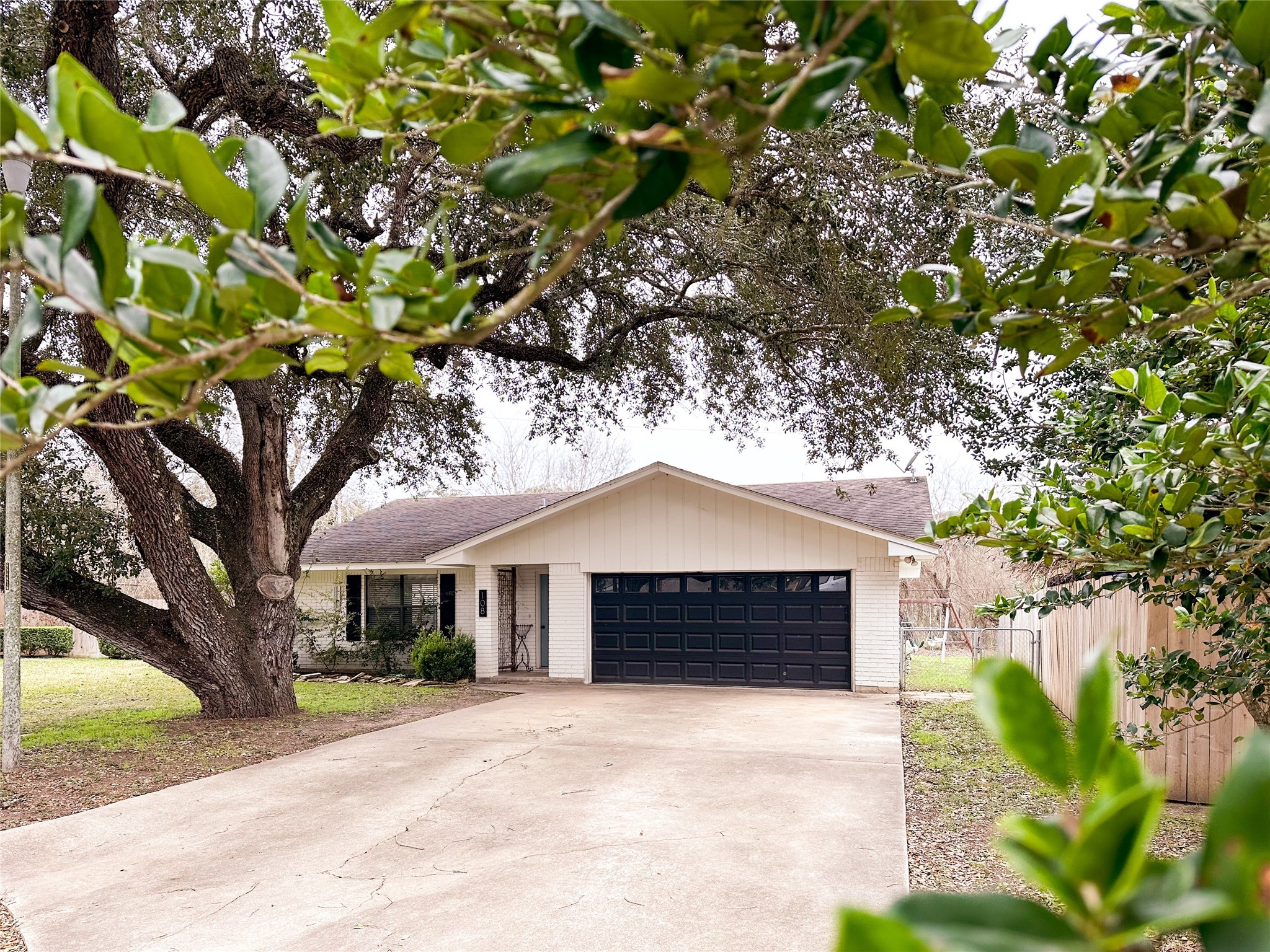 108 Creek Bend Lane Property Photo