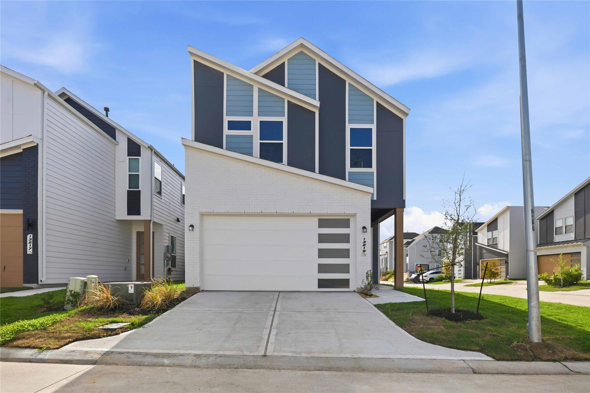 13219 Retiro Drive, Houston TX 77047 Property Photo 1