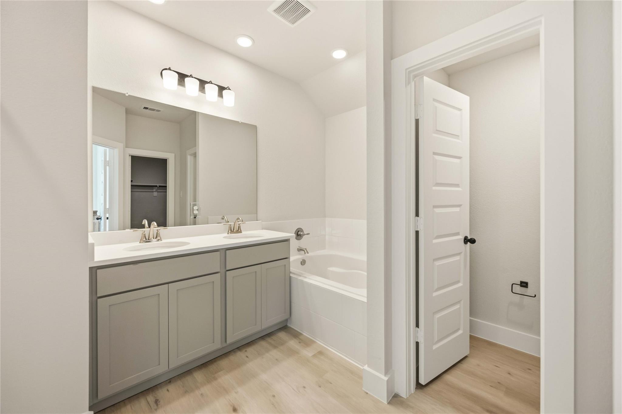 13219 Retiro Drive, Houston Tx 77047 Property Photo 11