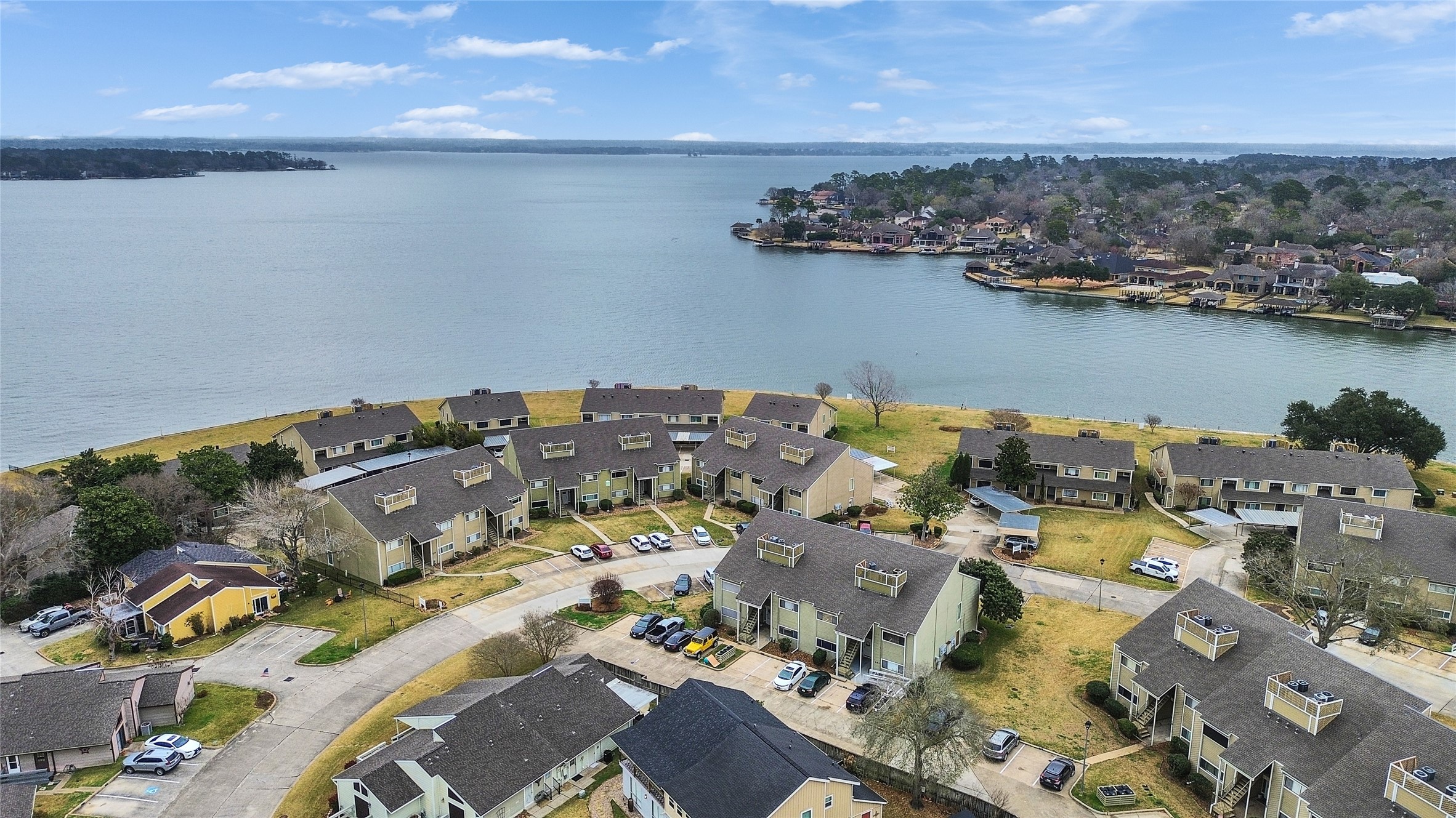 174 April Point Drive S Property Photo 34