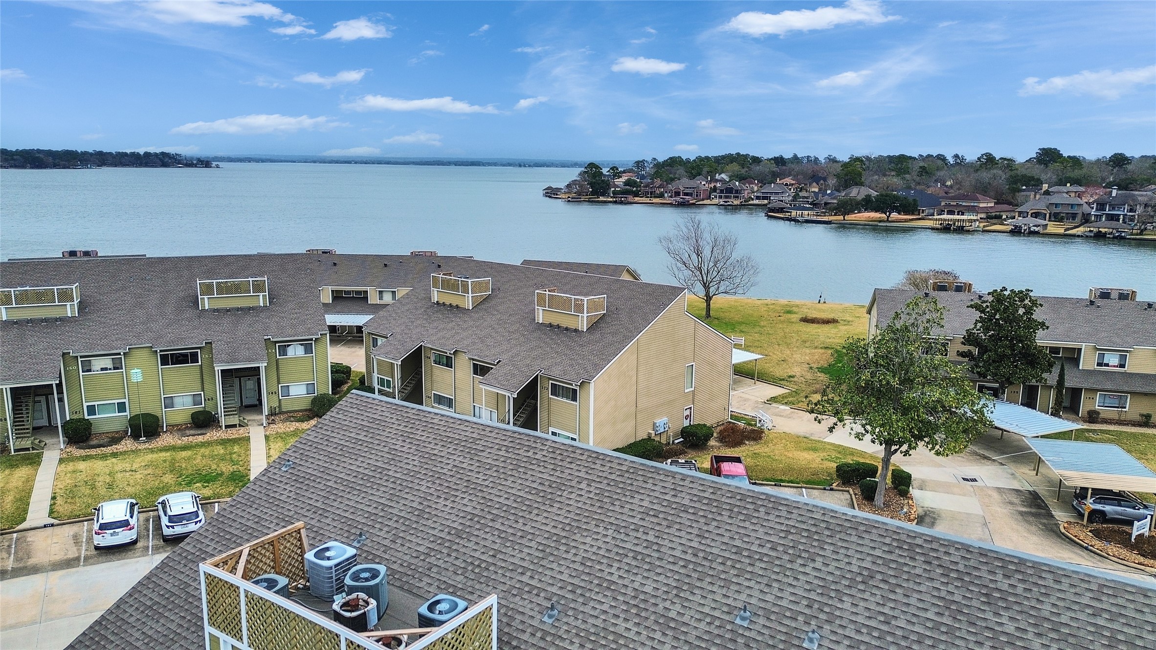 174 April Point Drive S Property Photo 35