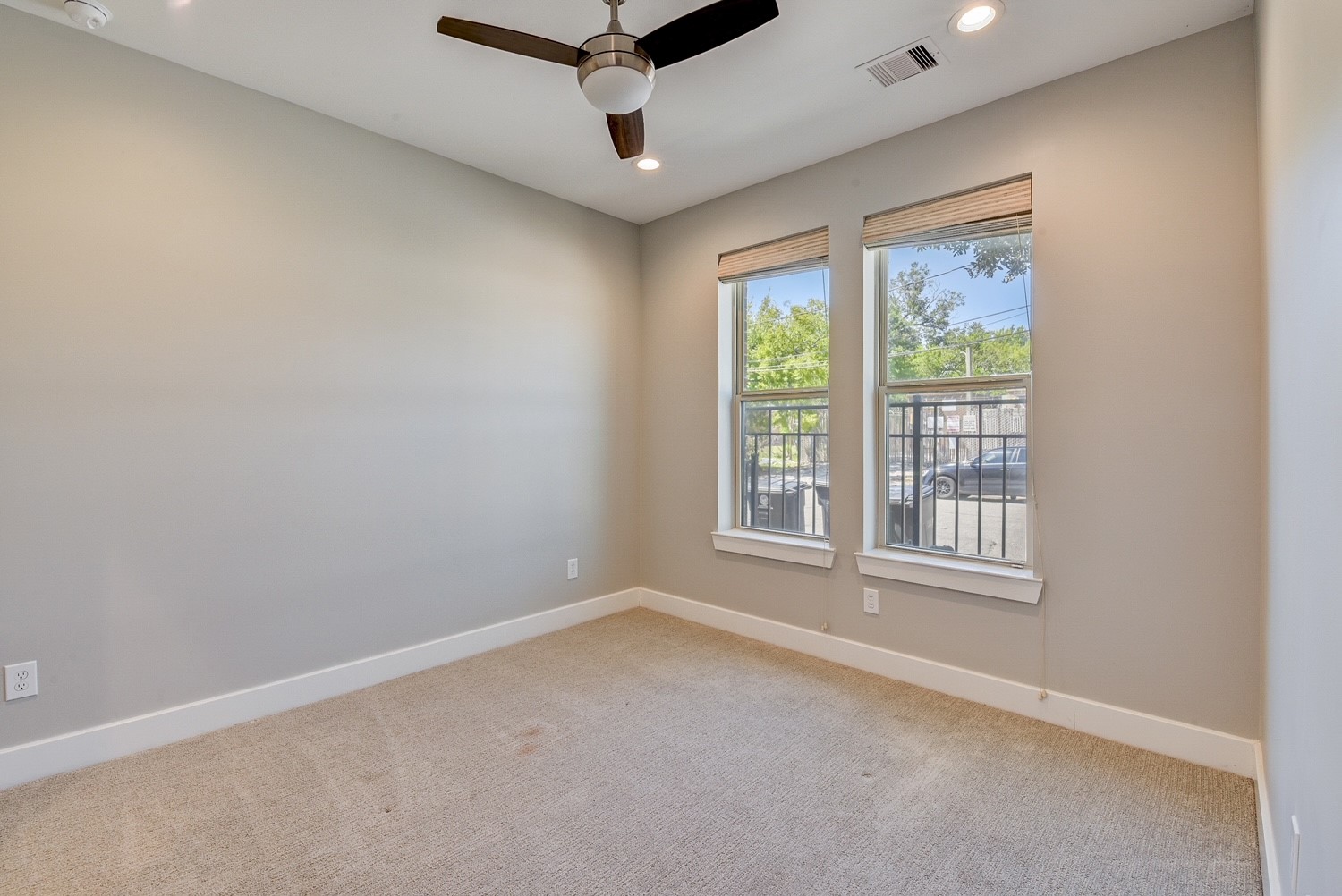 708 Clark Street Property Photo 4