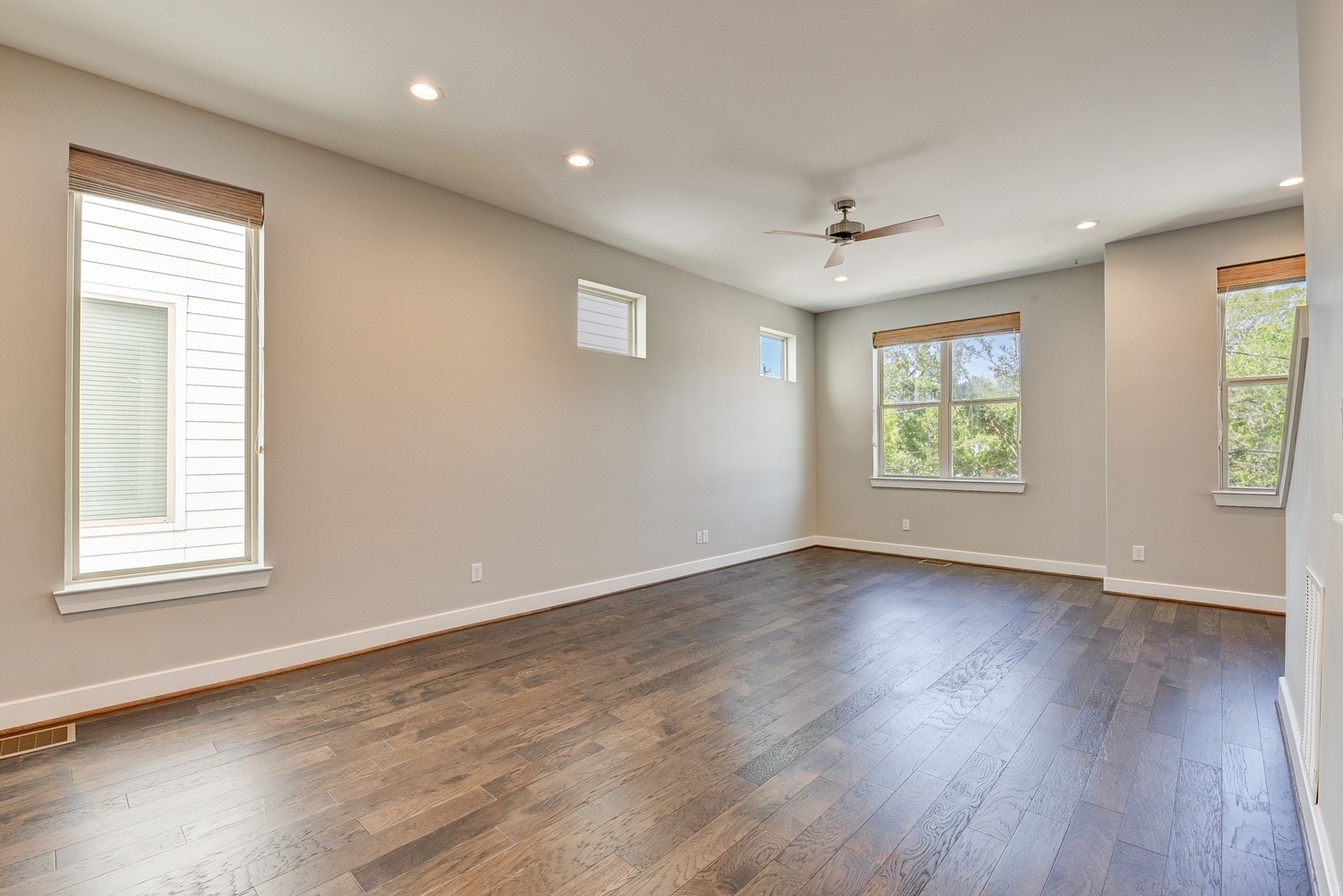 708 Clark Street Property Photo 8