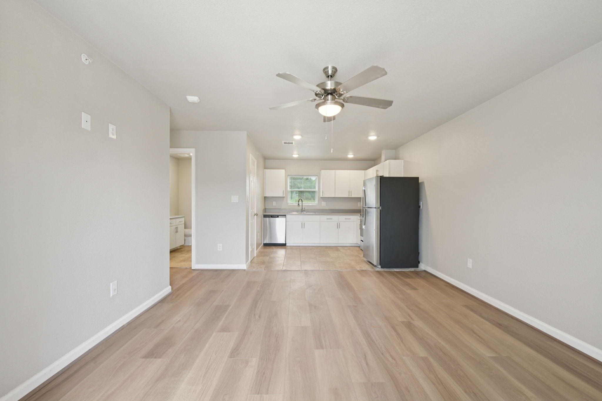278 Plez Morgan Drive B Property Photo 5