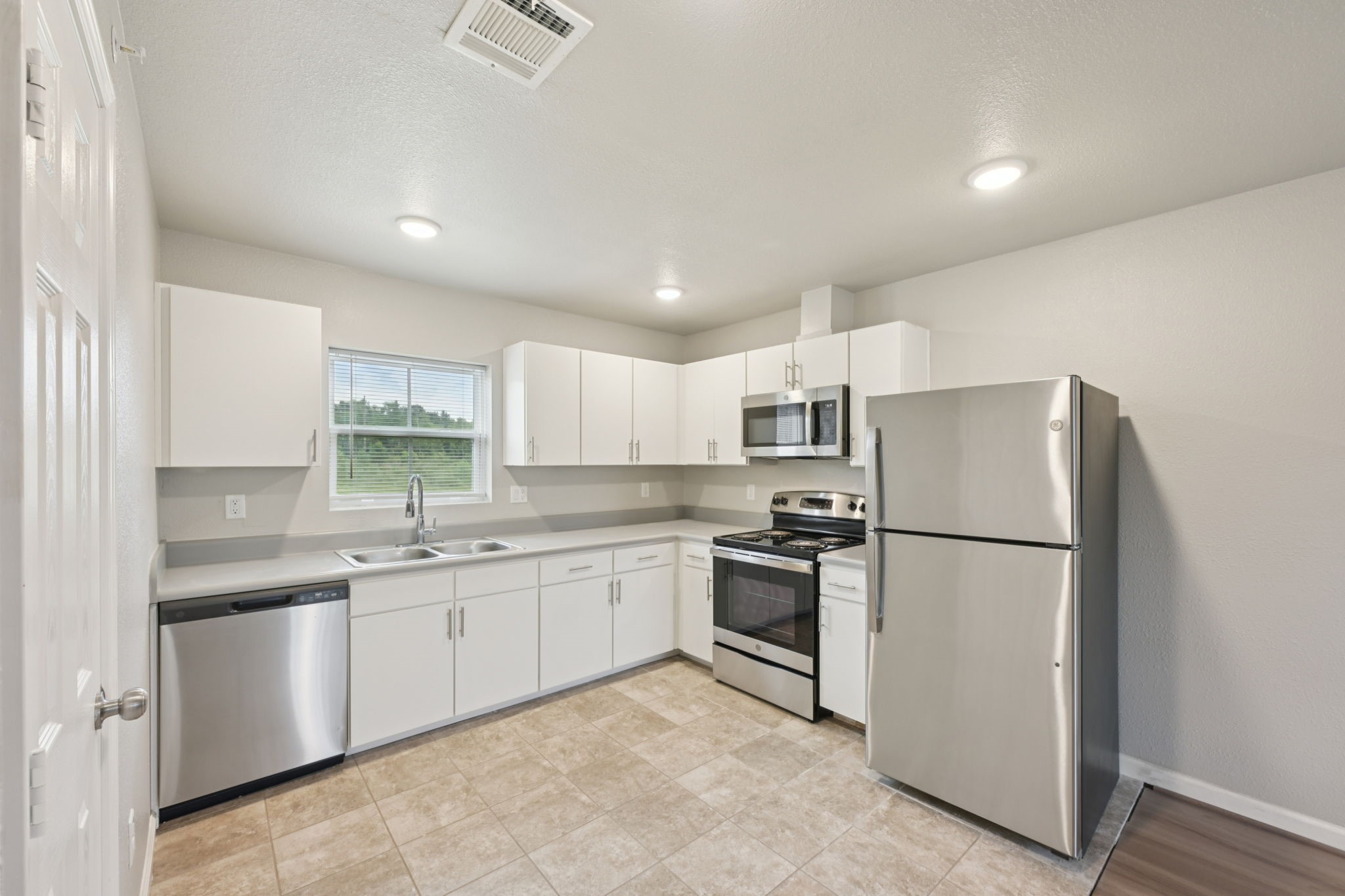 278 Plez Morgan Drive B Property Photo 13