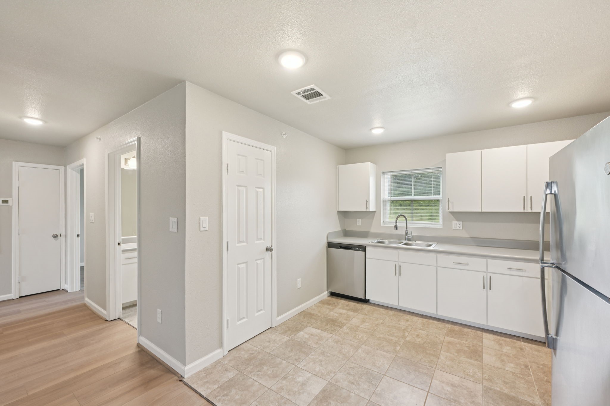 278 Plez Morgan Drive B Property Photo 14