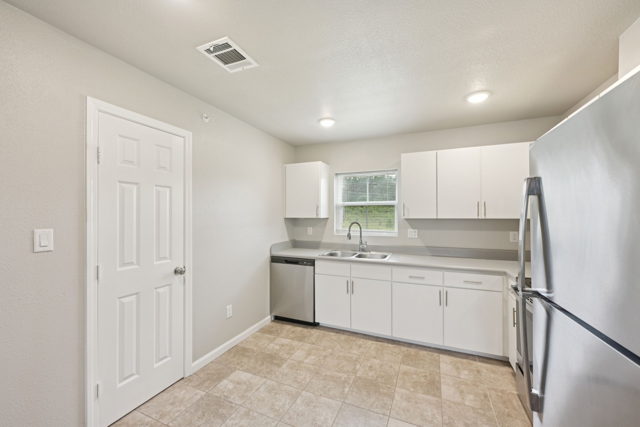 278 Plez Morgan Drive B Property Photo 15