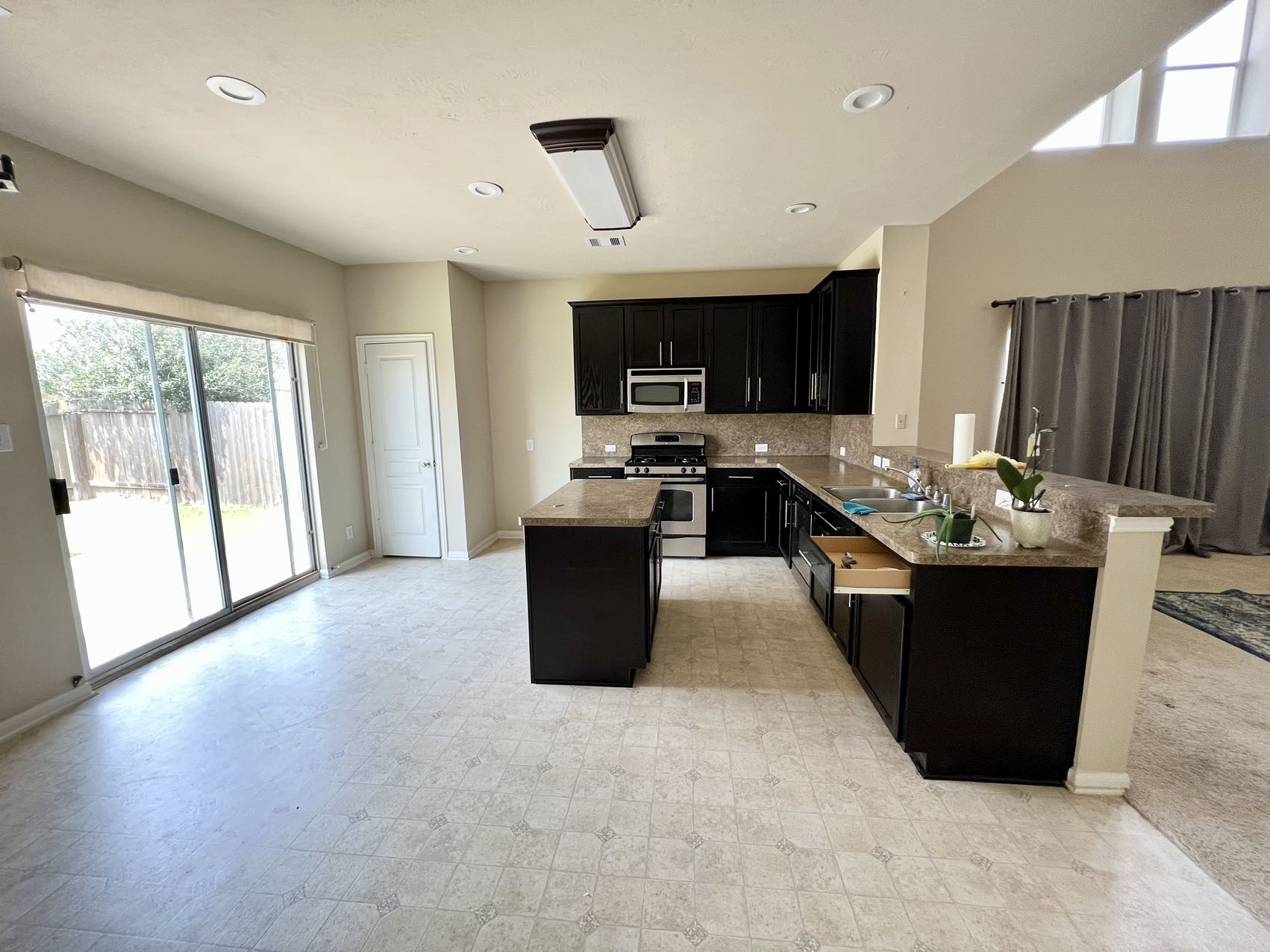 10831 Woodwind Shadows Drive Property Photo 11
