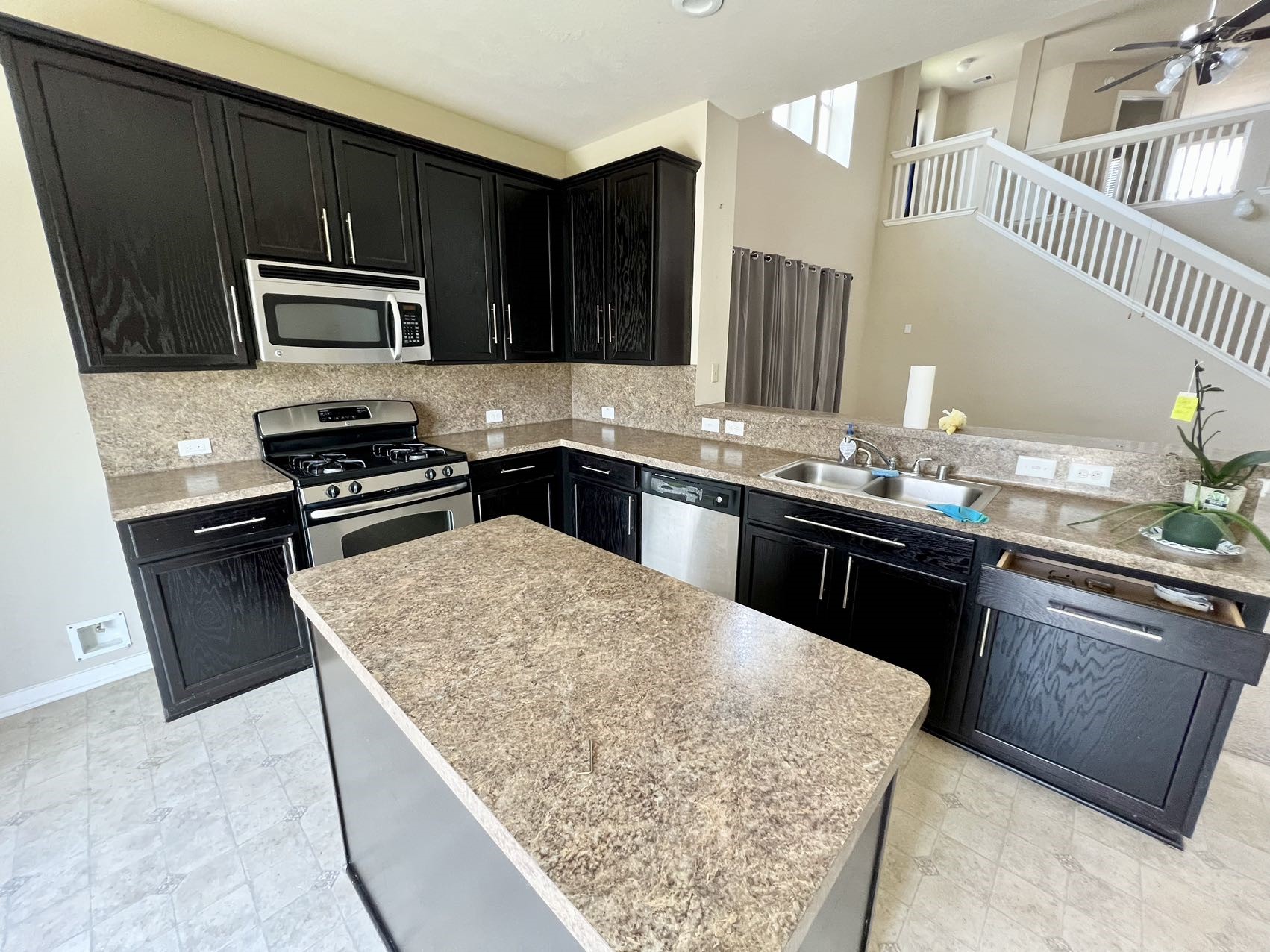 10831 Woodwind Shadows Drive Property Photo 12