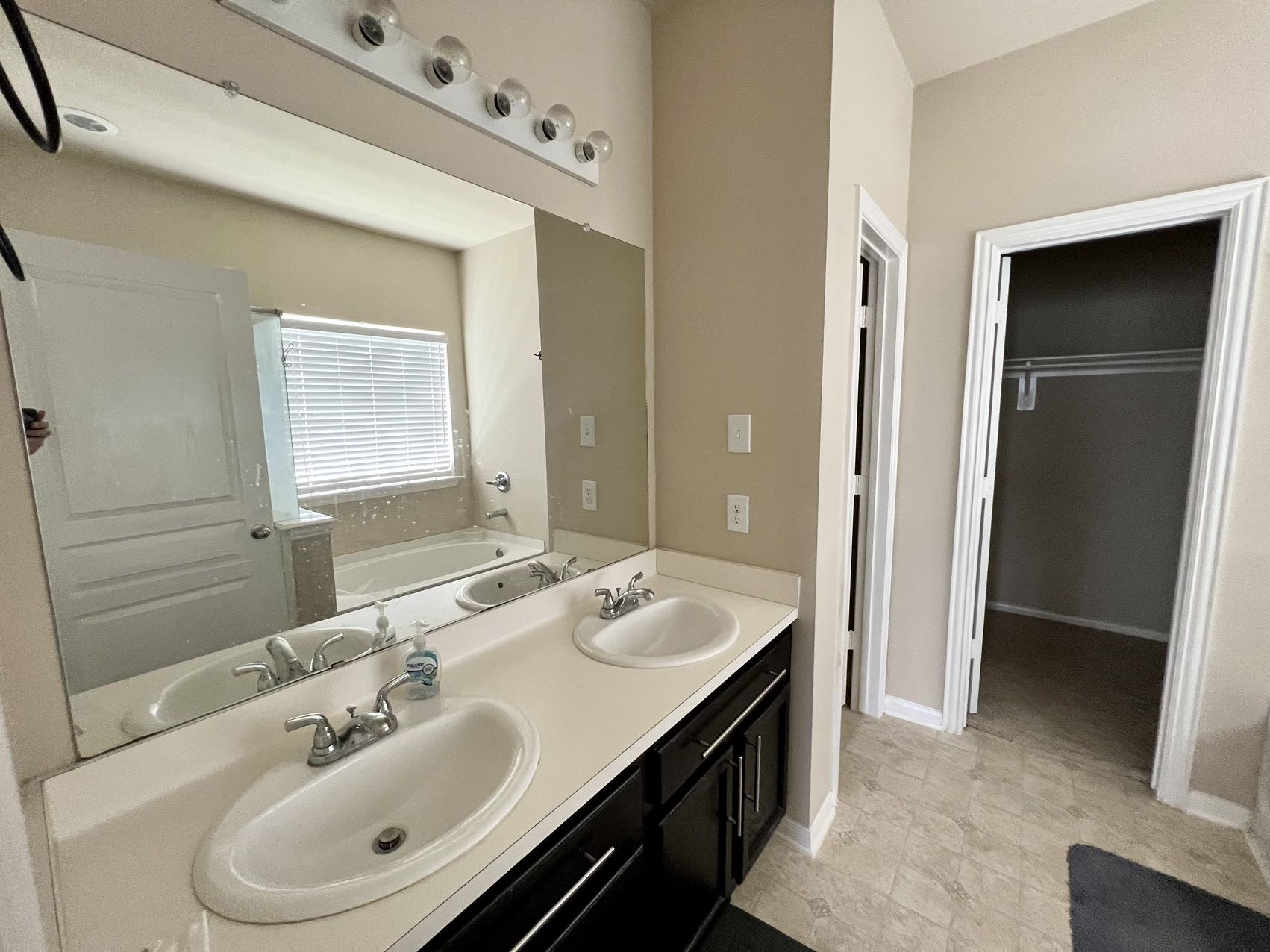 10831 Woodwind Shadows Drive Property Photo 16