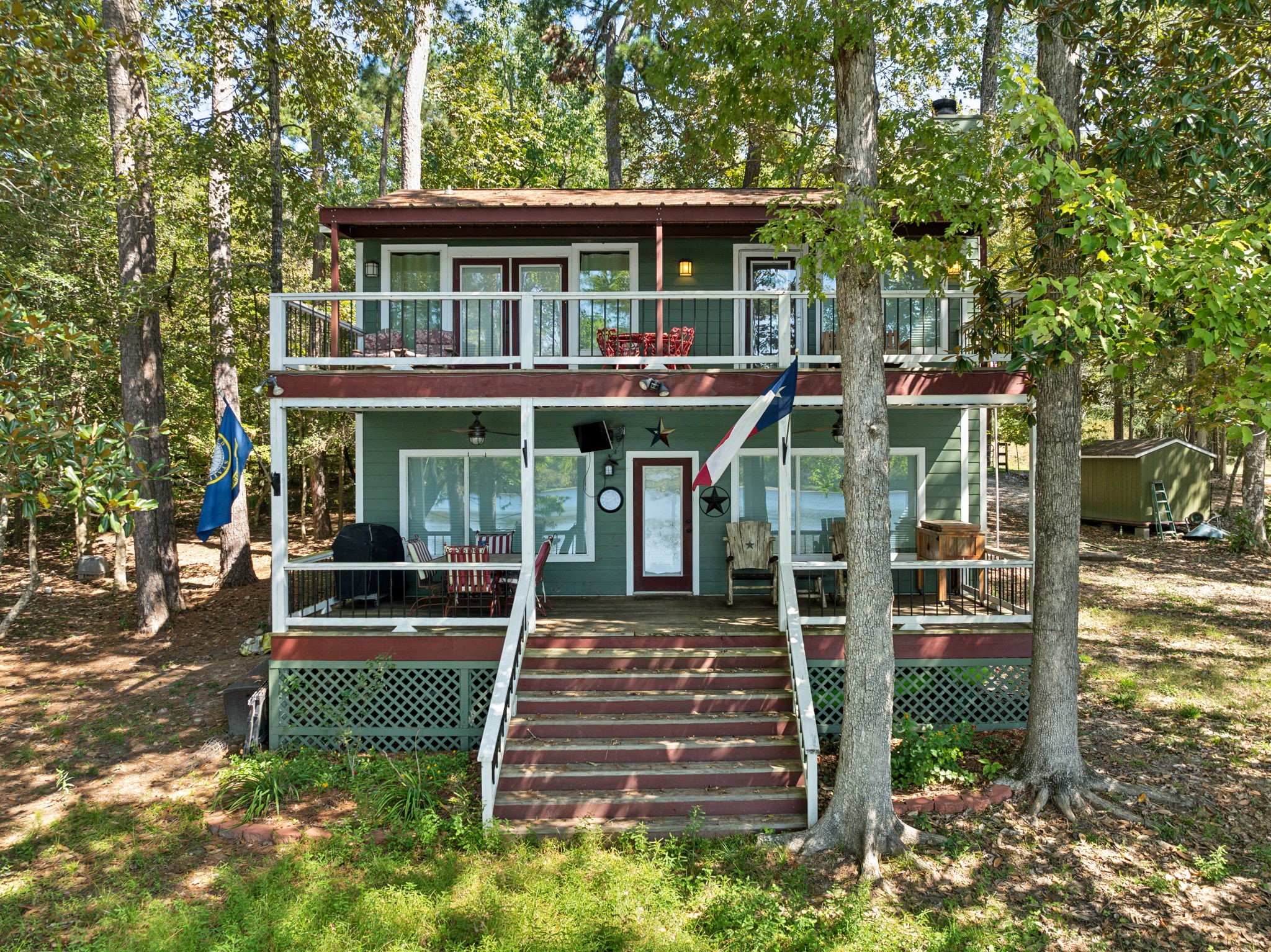 565 Sherwood Forest Drive N Property Photo