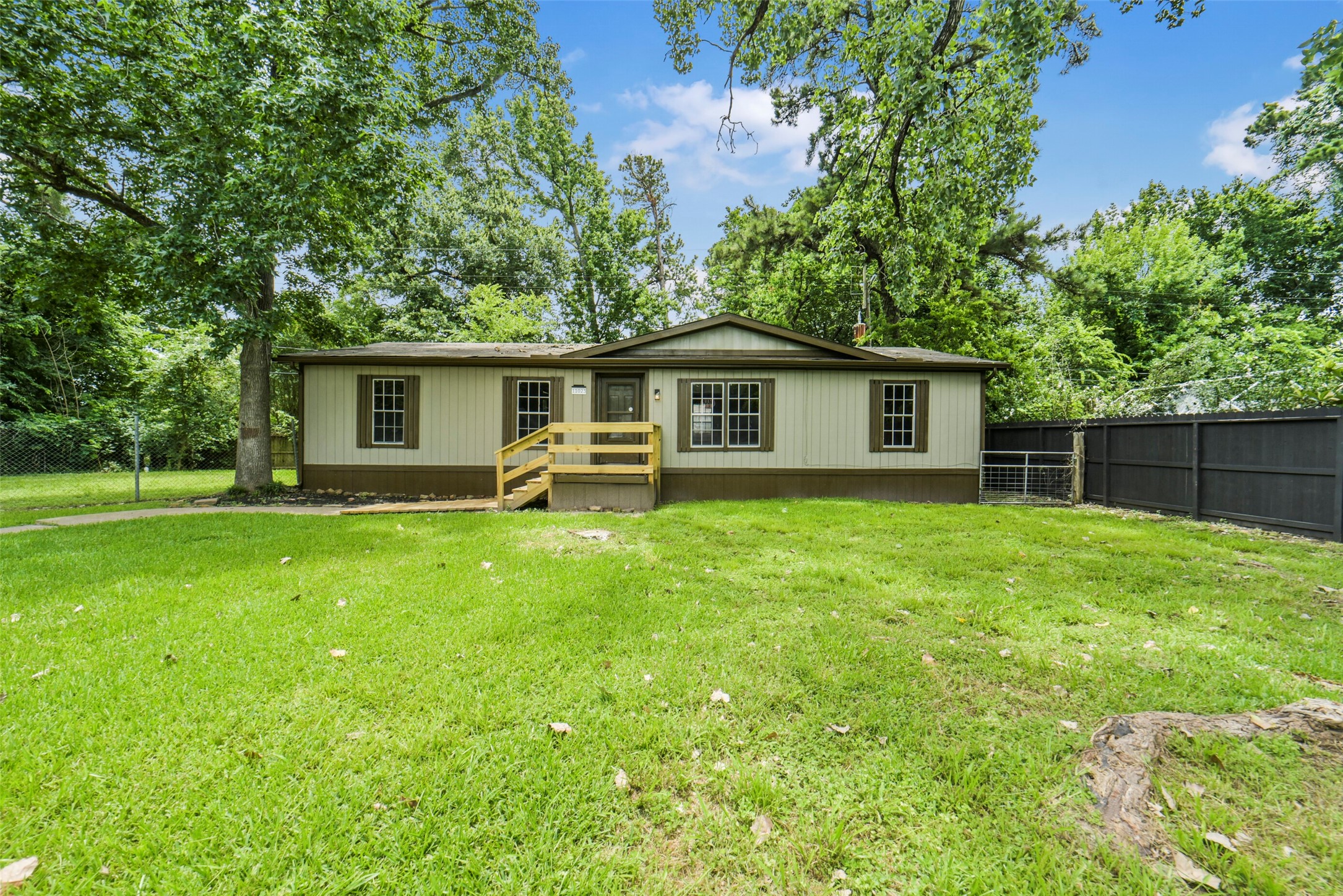 11023 Forrest Valley Property Photo 1