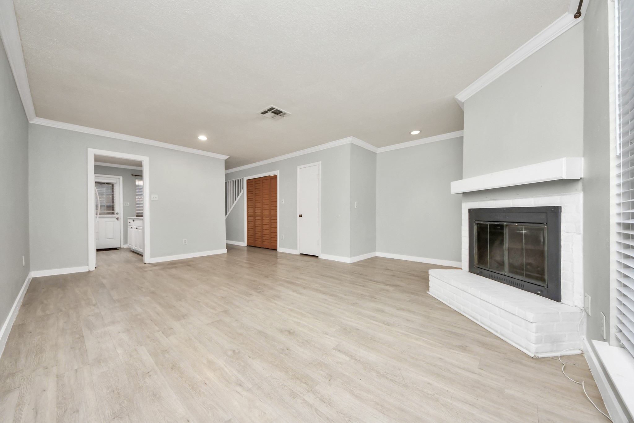 5000 Milwee Street 34 Property Photo 6