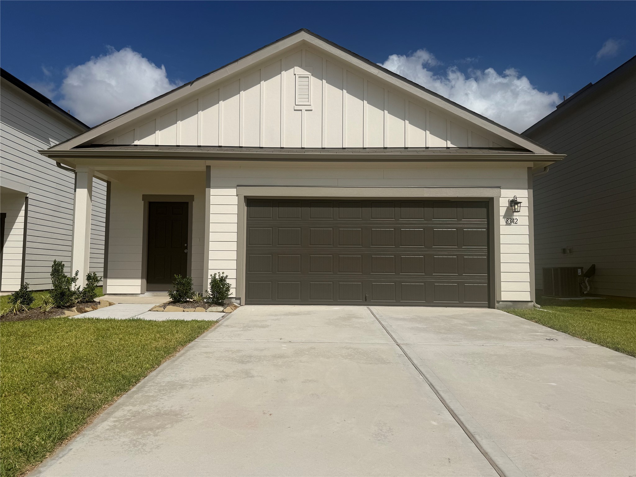 8342 Vacek Crossing Way Property Photo 1