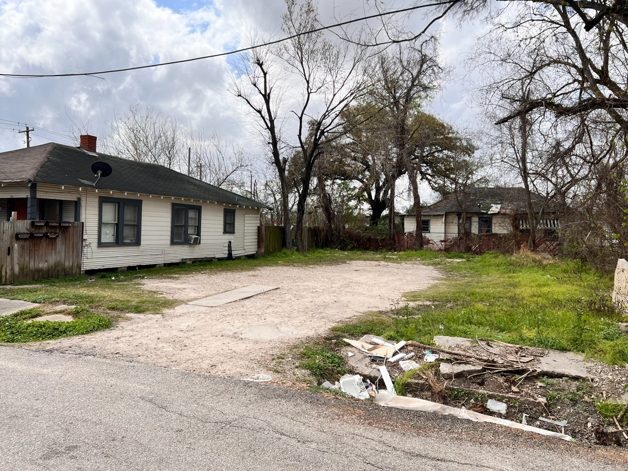 2007 Brackenridge Street Property Photo 1