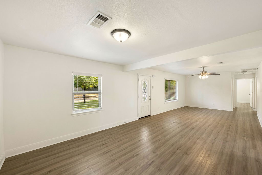 1707 W 43rd Street Property Photo 3