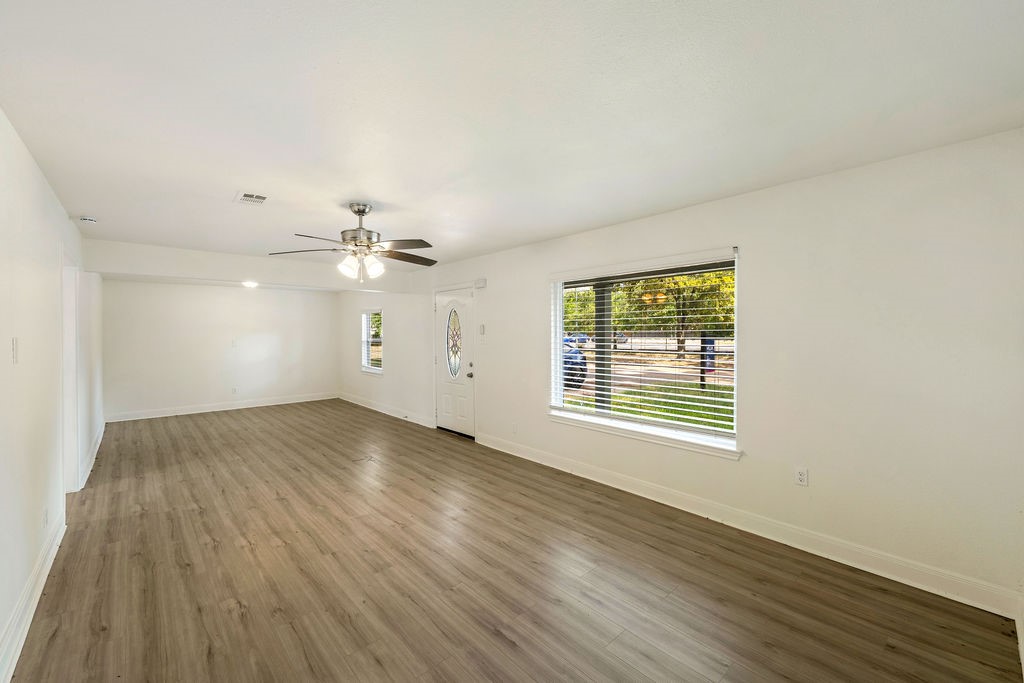 1707 W 43rd Street Property Photo 4
