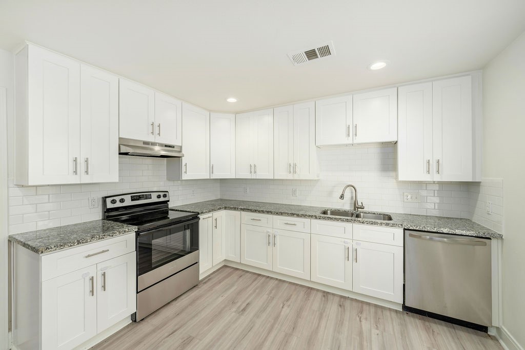 1707 W 43rd Street Property Photo 5