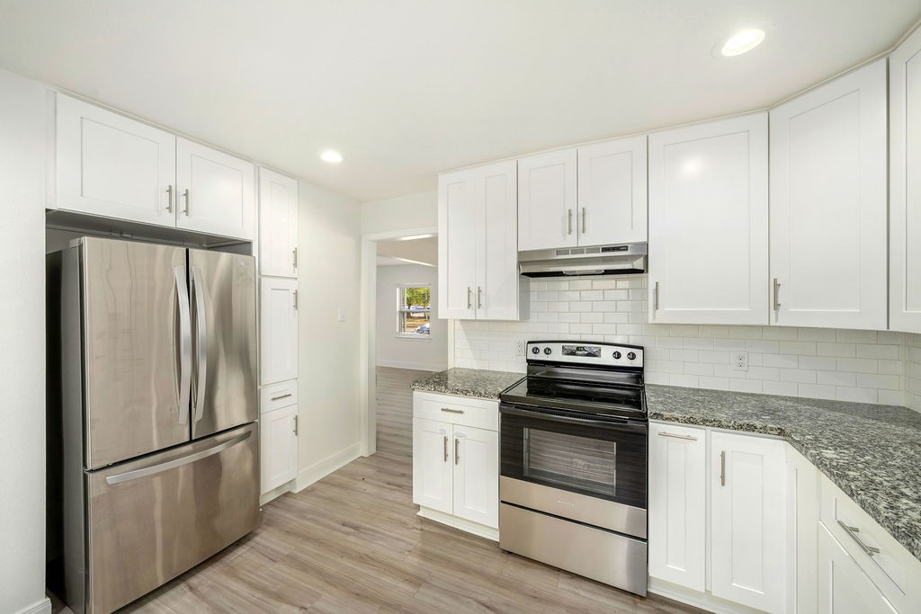 1707 W 43rd Street Property Photo 7