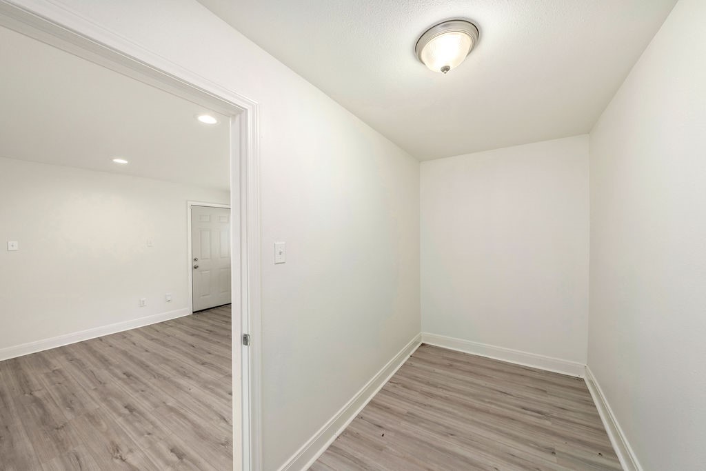 1707 W 43rd Street Property Photo 16
