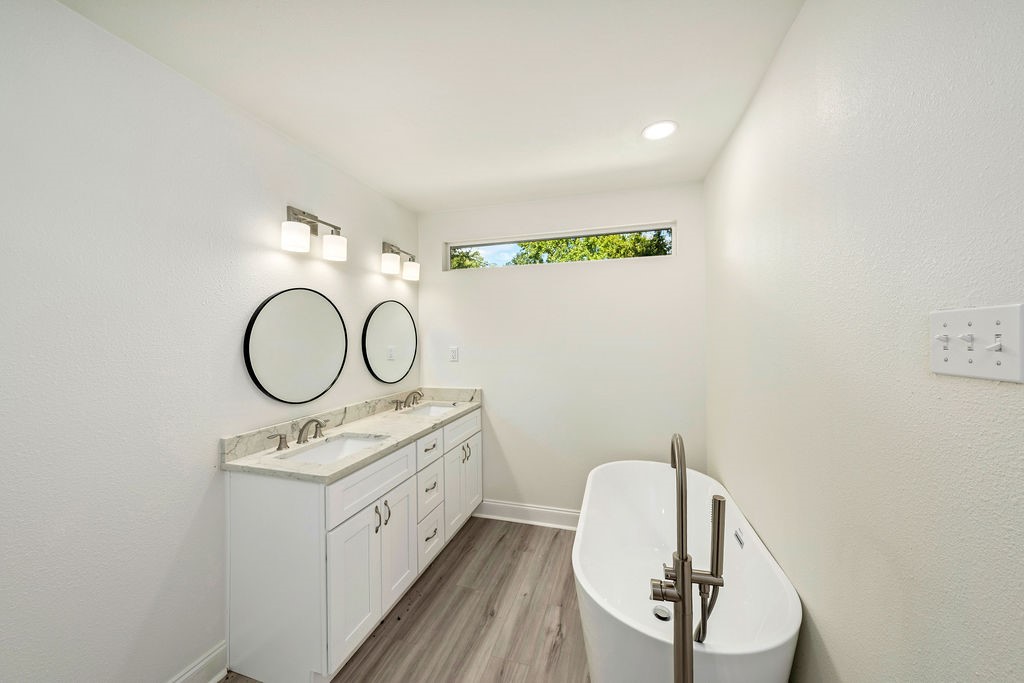 1707 W 43rd Street Property Photo 17
