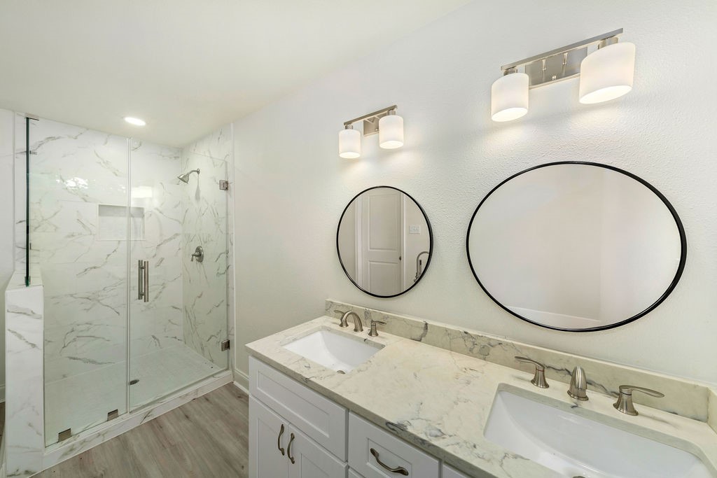 1707 W 43rd Street Property Photo 19