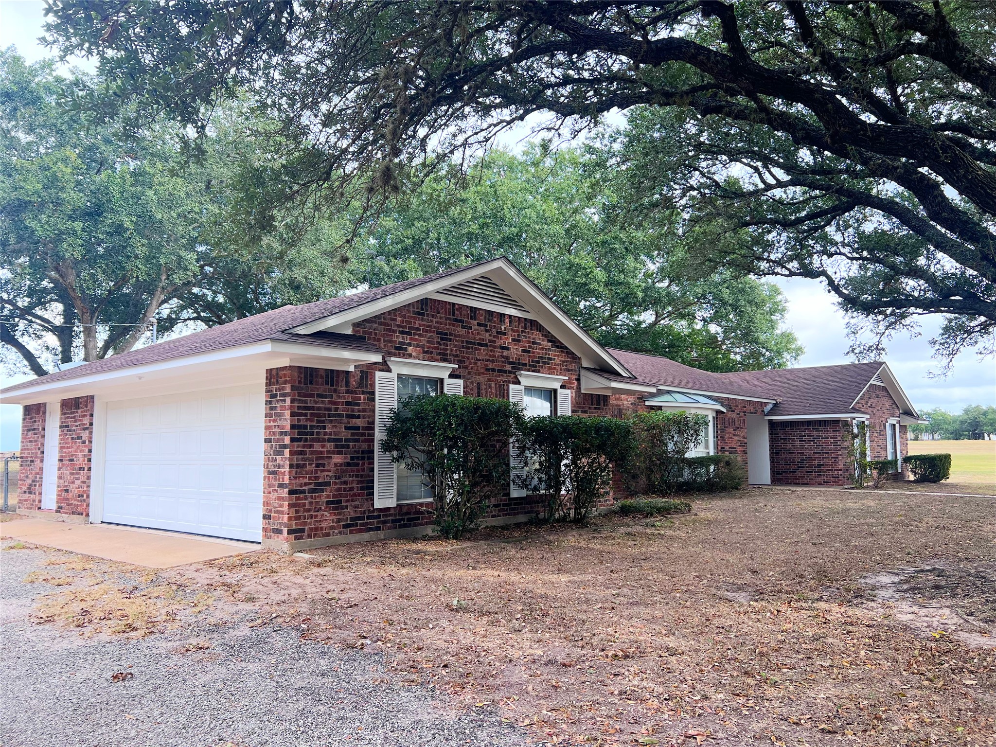 929 Harrisburg Road Property Photo 3